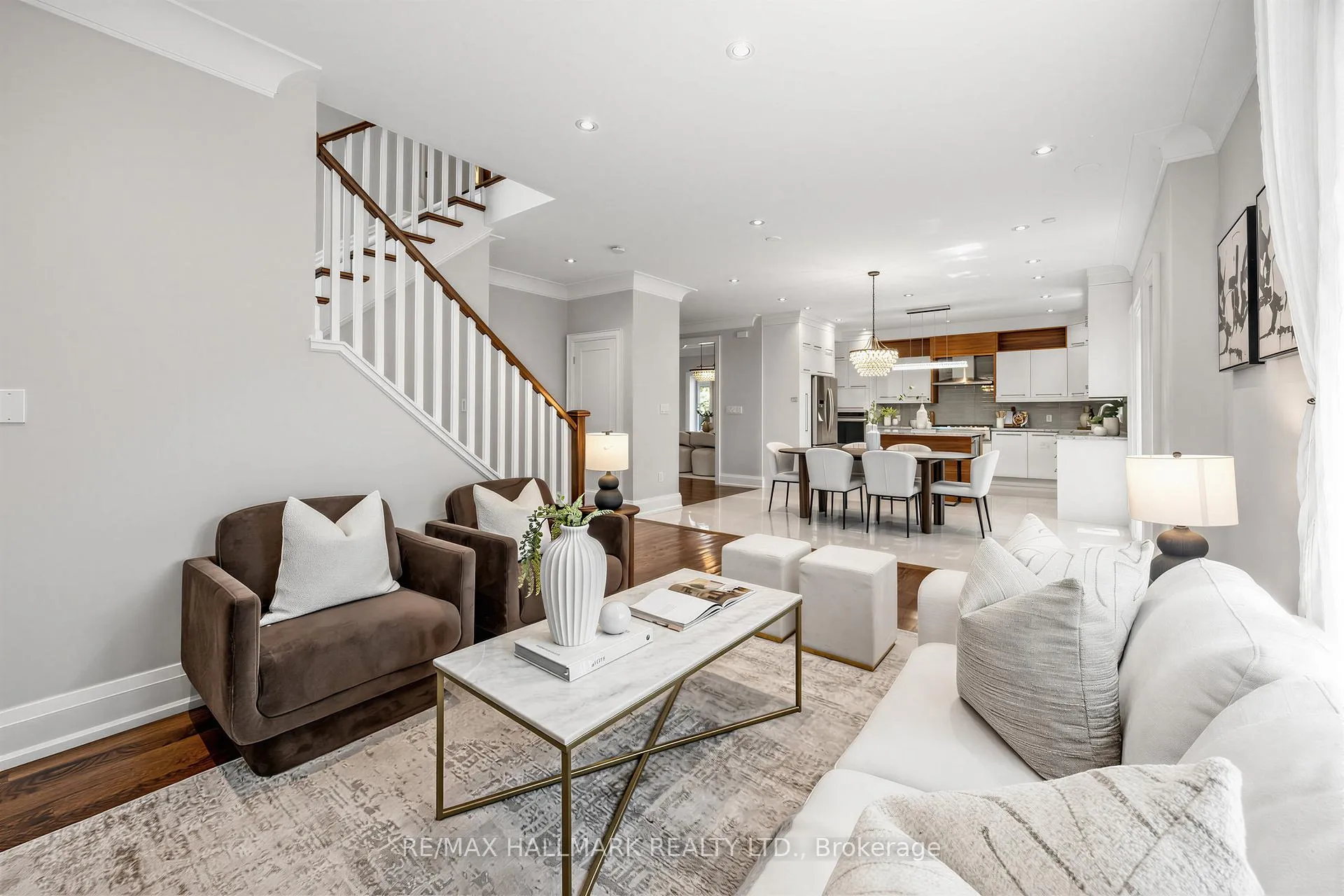 Photo 18 of 1 Dustan Crescent, Toronto, East York — HOMEH