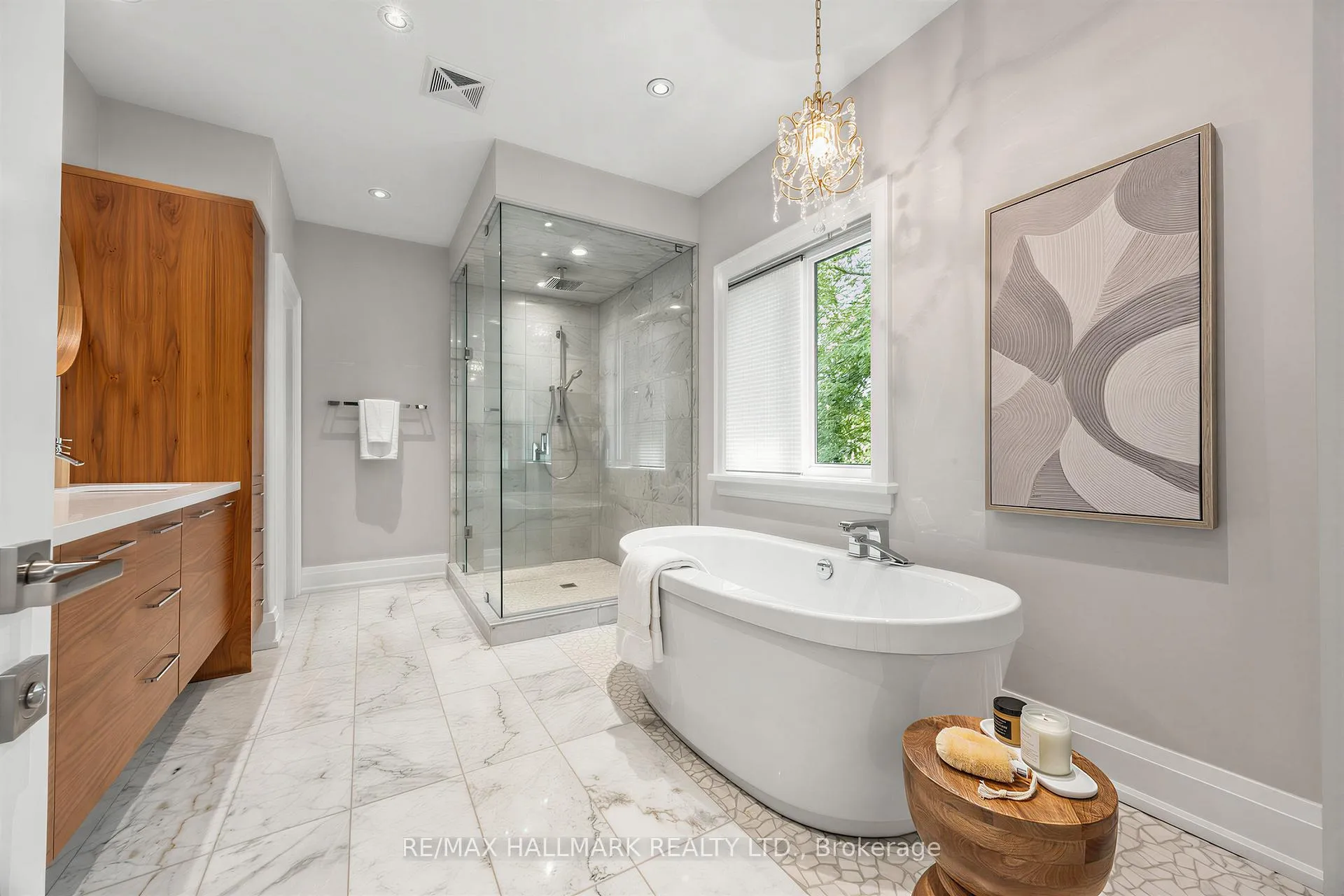 Photo 26 of 1 Dustan Crescent, Toronto, East York — HOMEH