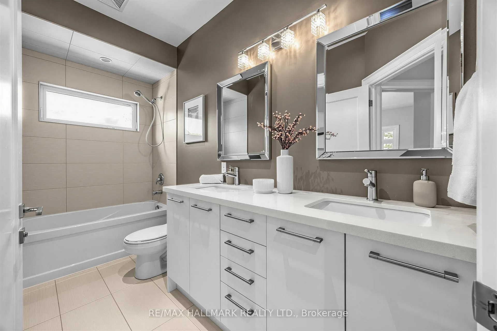 Photo 35 of 1 Dustan Crescent, Toronto, East York — HOMEH