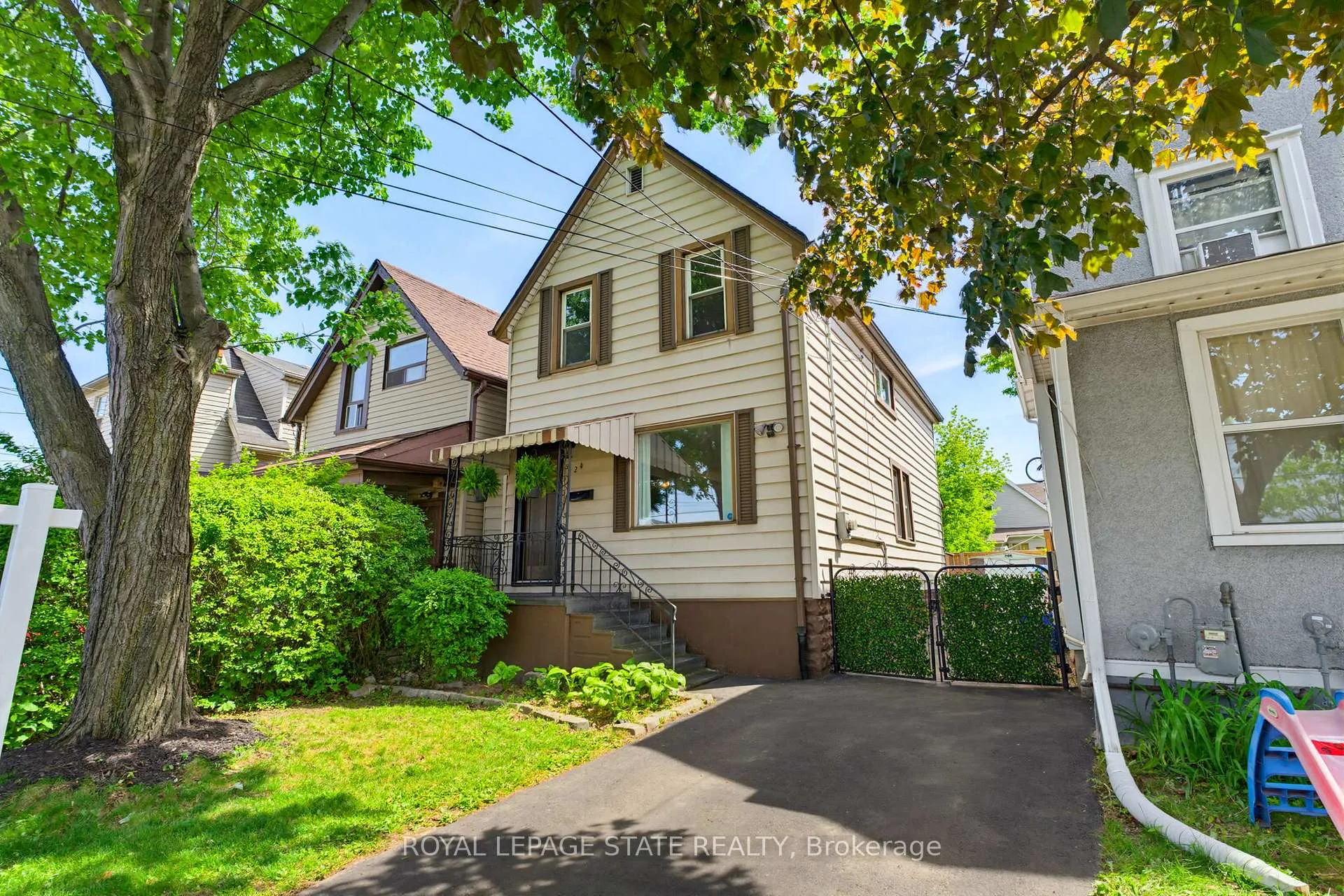 Photo 2 of 124 Campbell Avenue, Hamilton, Crown Point — HOMEH