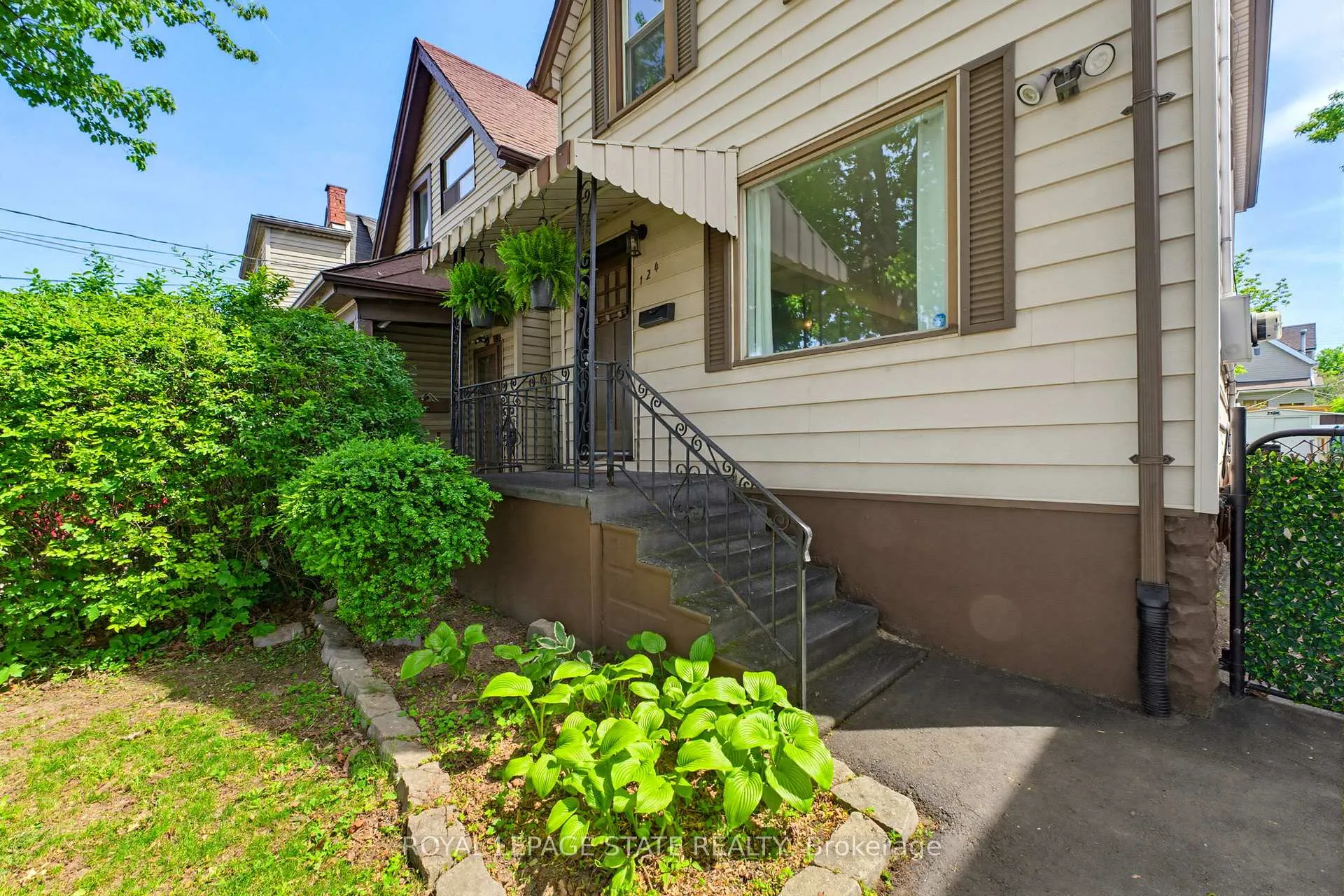 Photo 3 of 124 Campbell Avenue, Hamilton, Crown Point — HOMEH