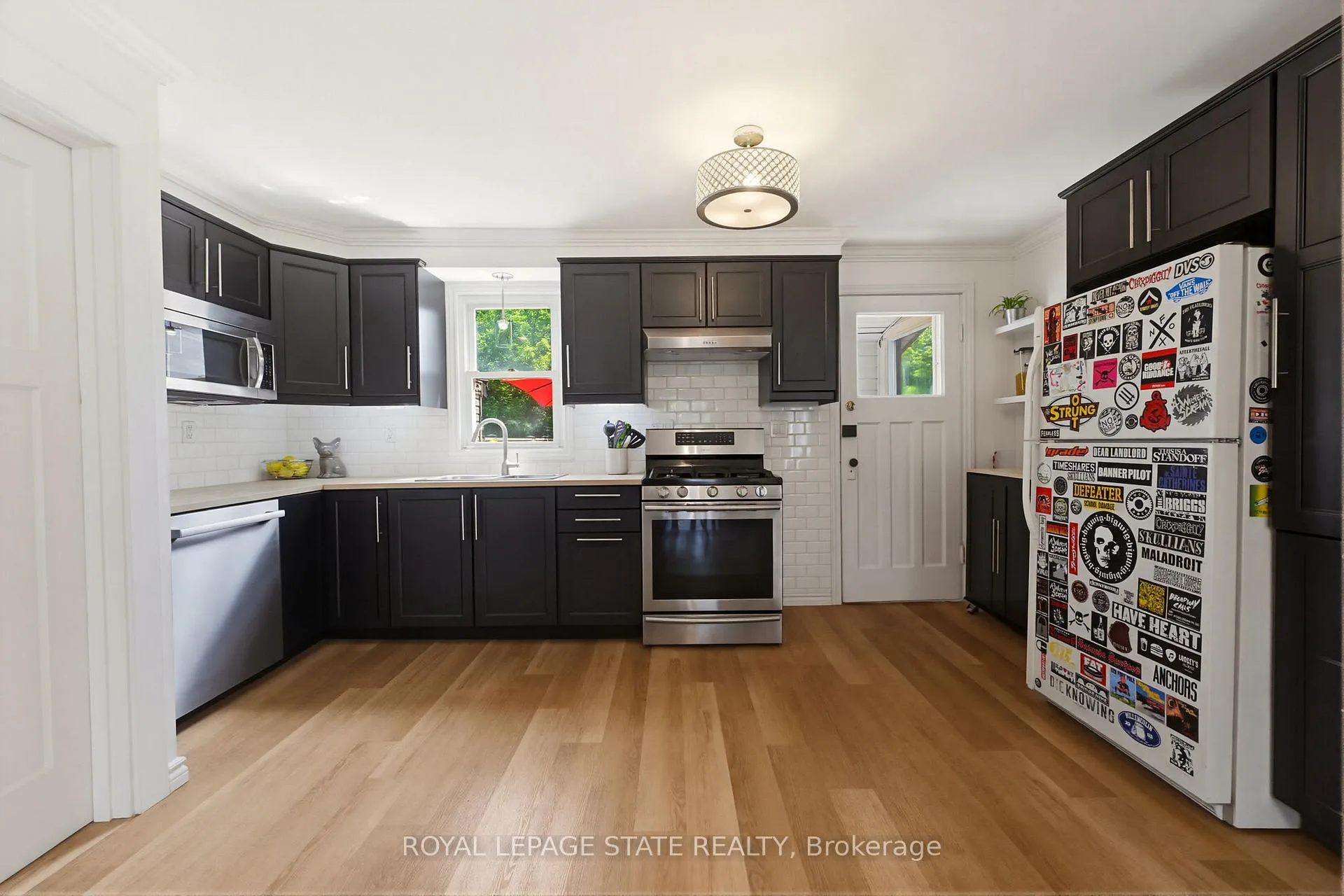 Photo 8 of 124 Campbell Avenue, Hamilton, Crown Point — HOMEH