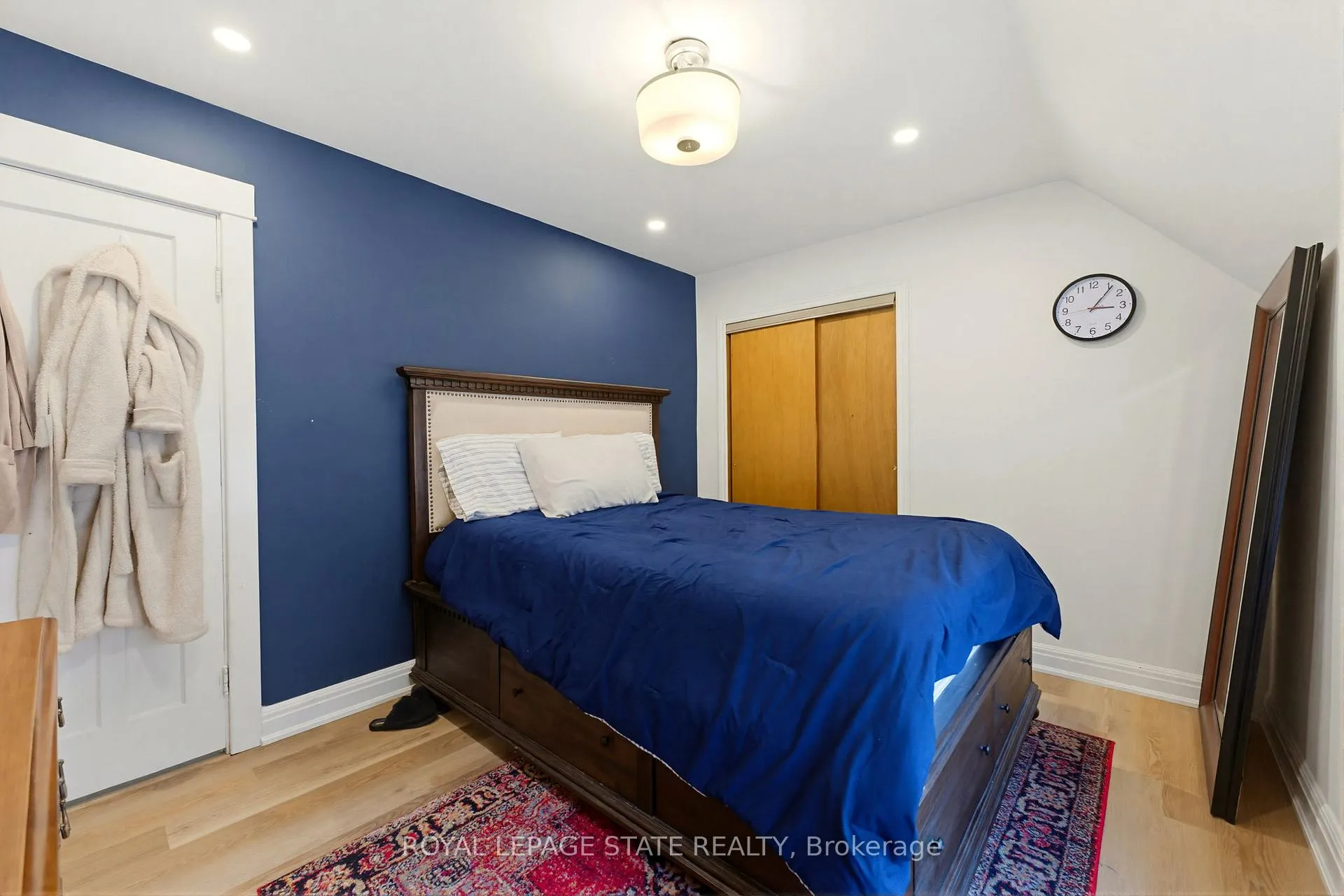 Photo 15 of 124 Campbell Avenue, Hamilton, Crown Point — HOMEH