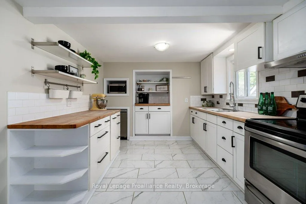 Photo 14 of 327 Sidney Street, Quinte West, Trenton Ward — HOMEH