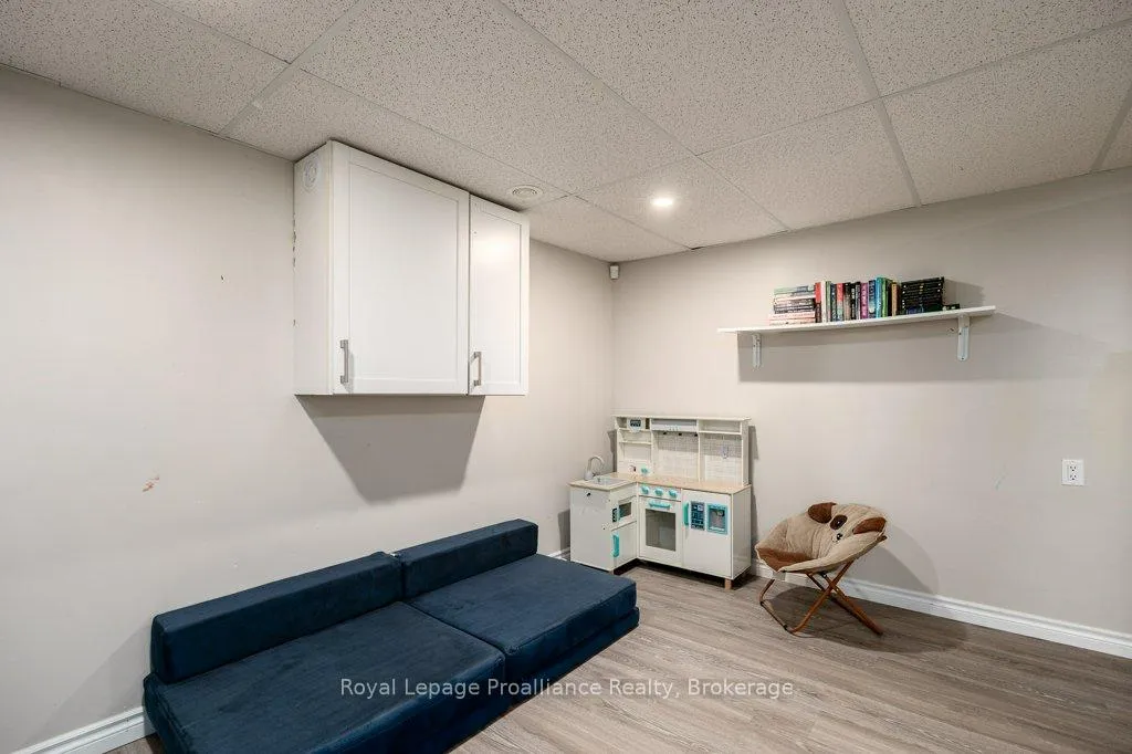 Photo 35 of 327 Sidney Street, Quinte West, Trenton Ward — HOMEH