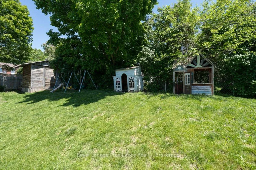 Photo 48 of 327 Sidney Street, Quinte West, Trenton Ward — HOMEH