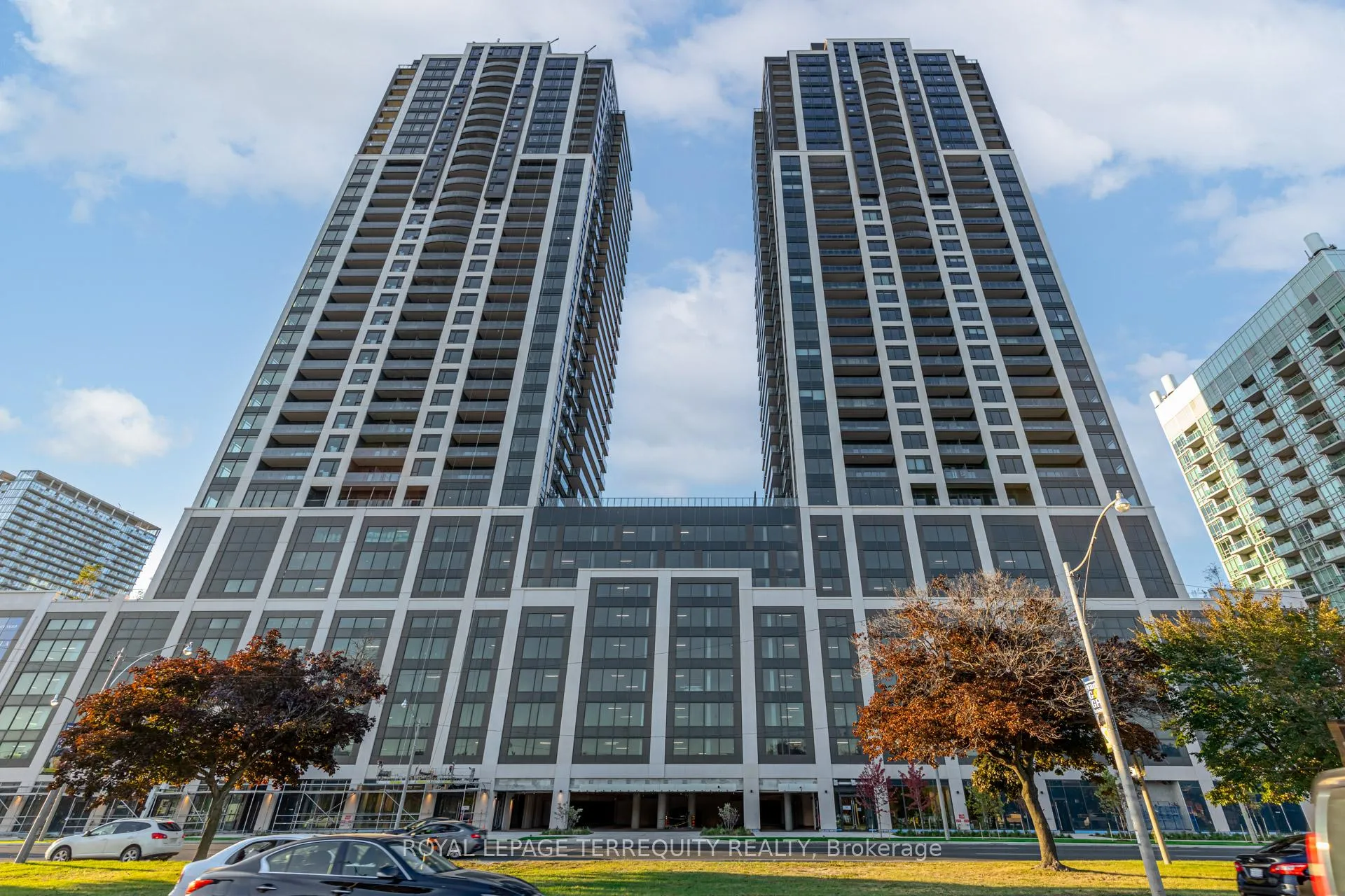 Front of Unit 2003, 1928 Lake Shore Boulevard W