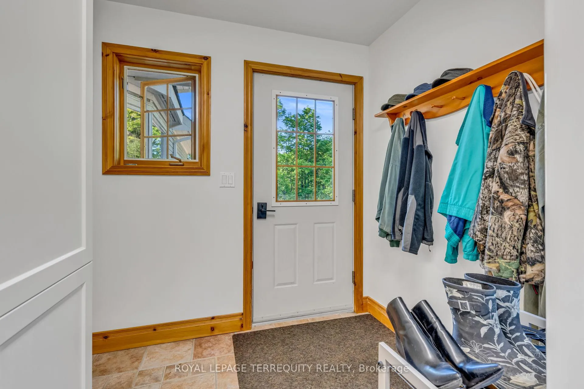 Photo 24 of 516452 7th Line, Blue Mountains — HOMEH