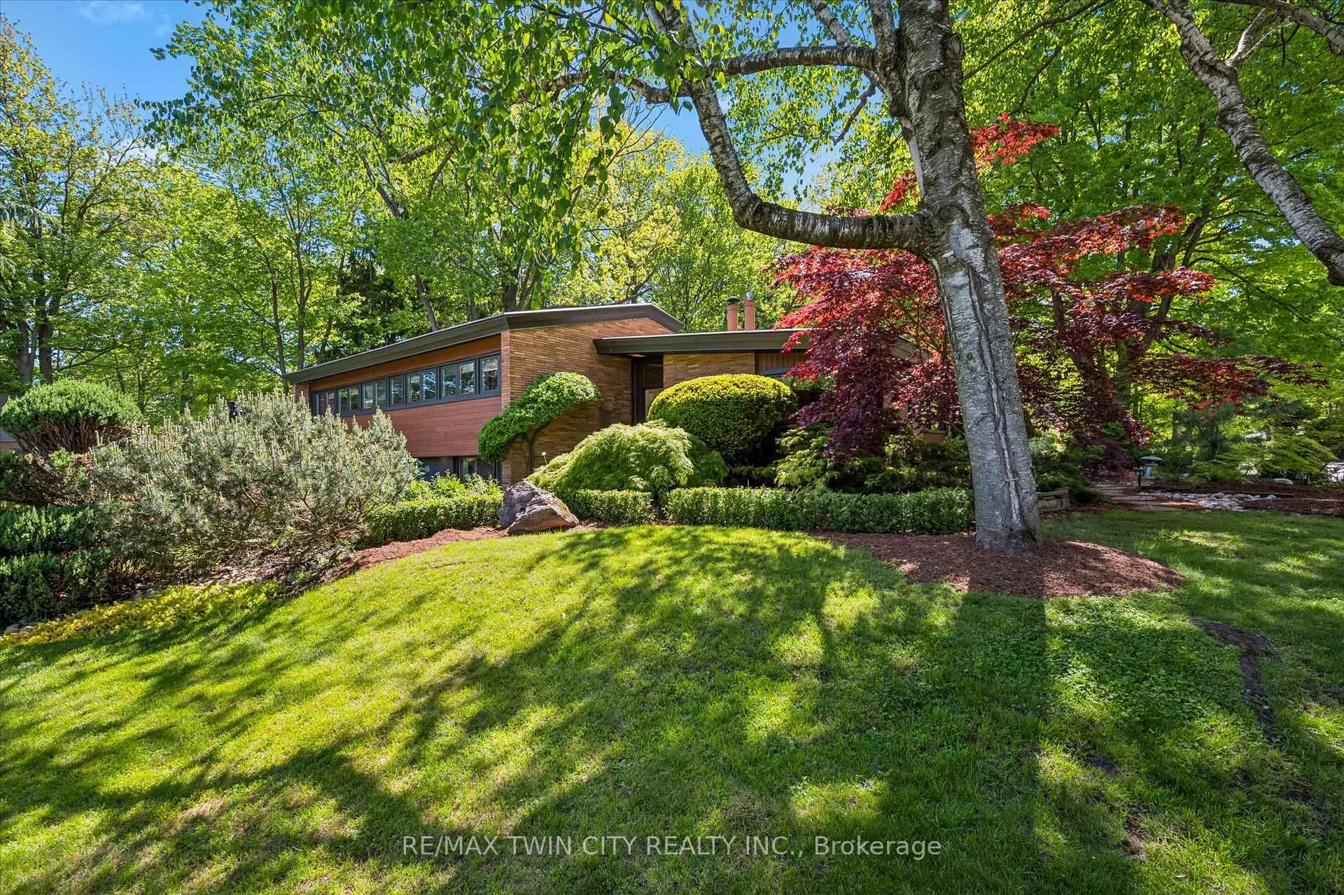 Photo 3 of 16 Parkwood Drive, Cambridge, Blair Road — HOMEH