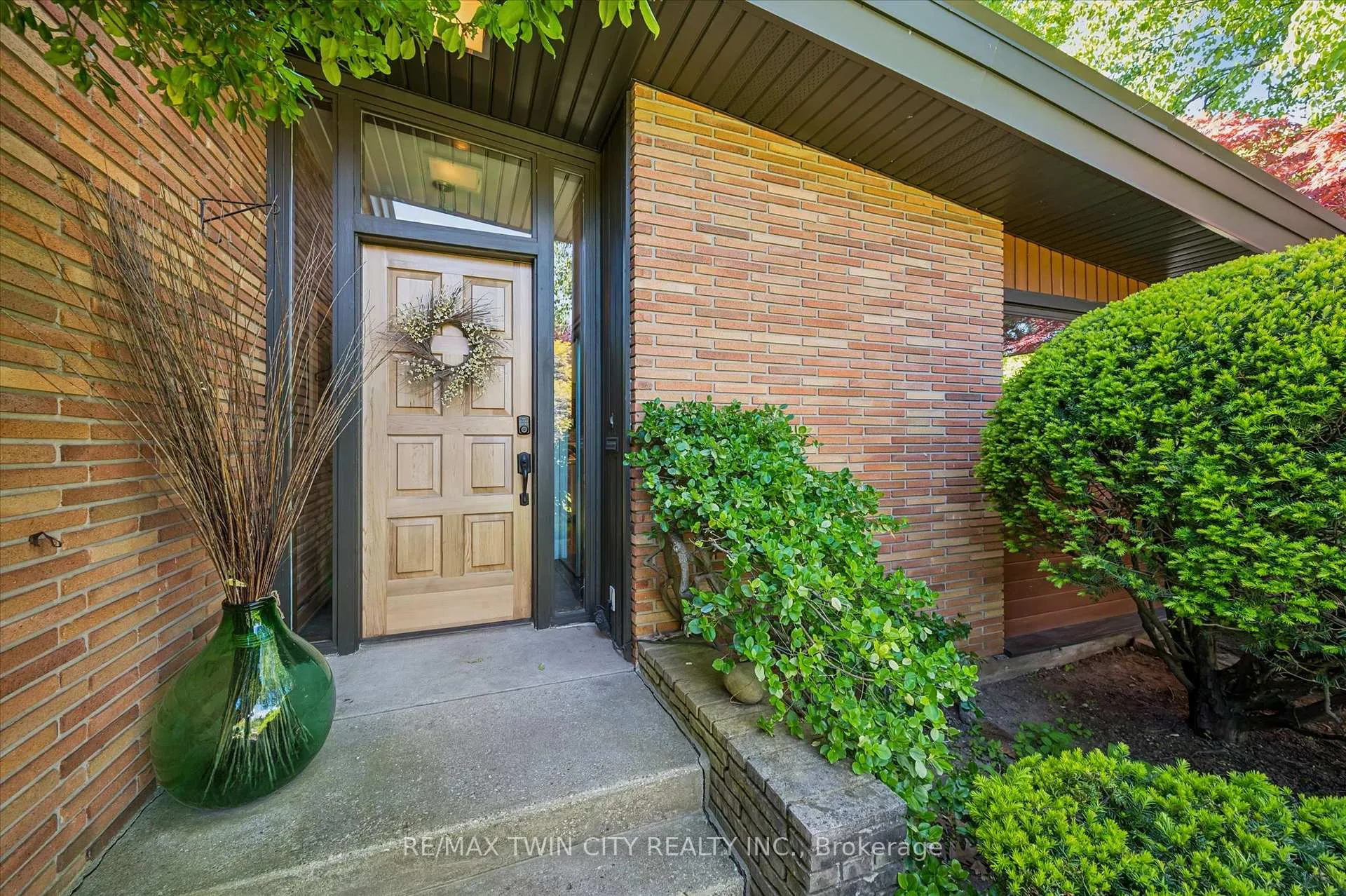 Photo 6 of 16 Parkwood Drive, Cambridge, Blair Road — HOMEH