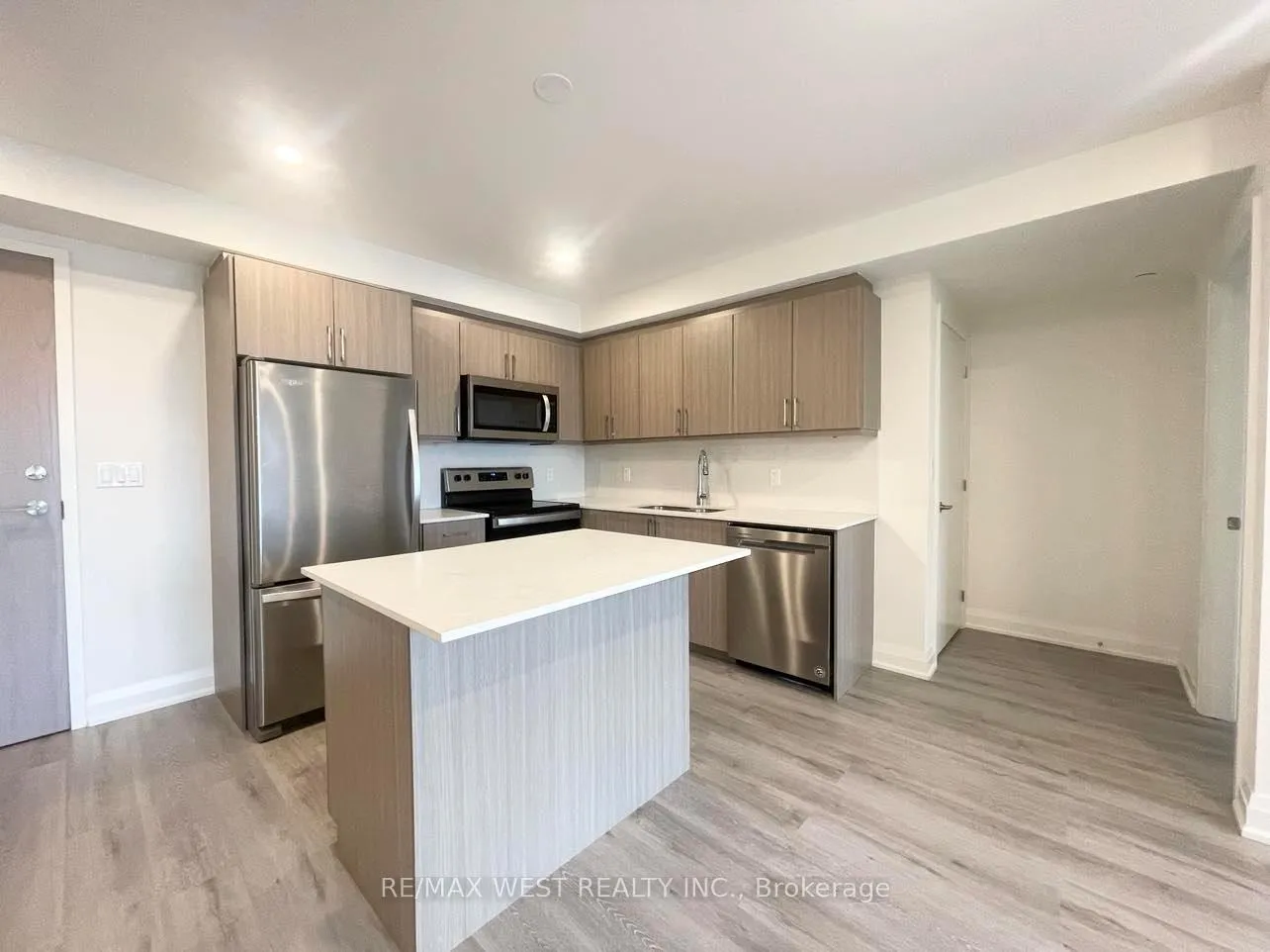 Photo 4 of Unit 301, 58 Lakeside Terrace, Barrie, Little Lake — HOMEH