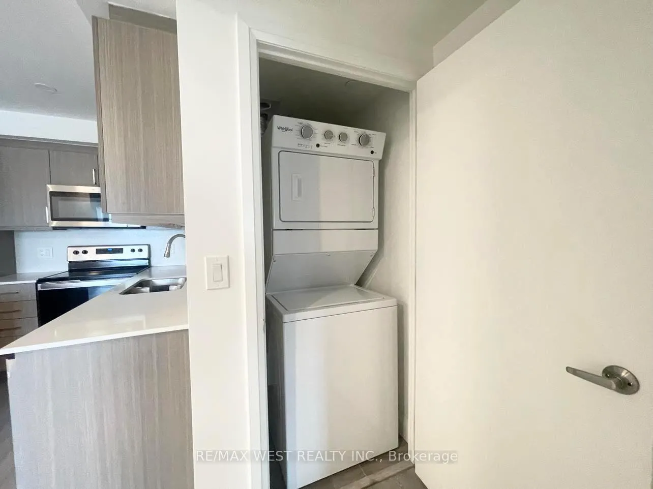 Photo 13 of Unit 301, 58 Lakeside Terrace, Barrie, Little Lake — HOMEH