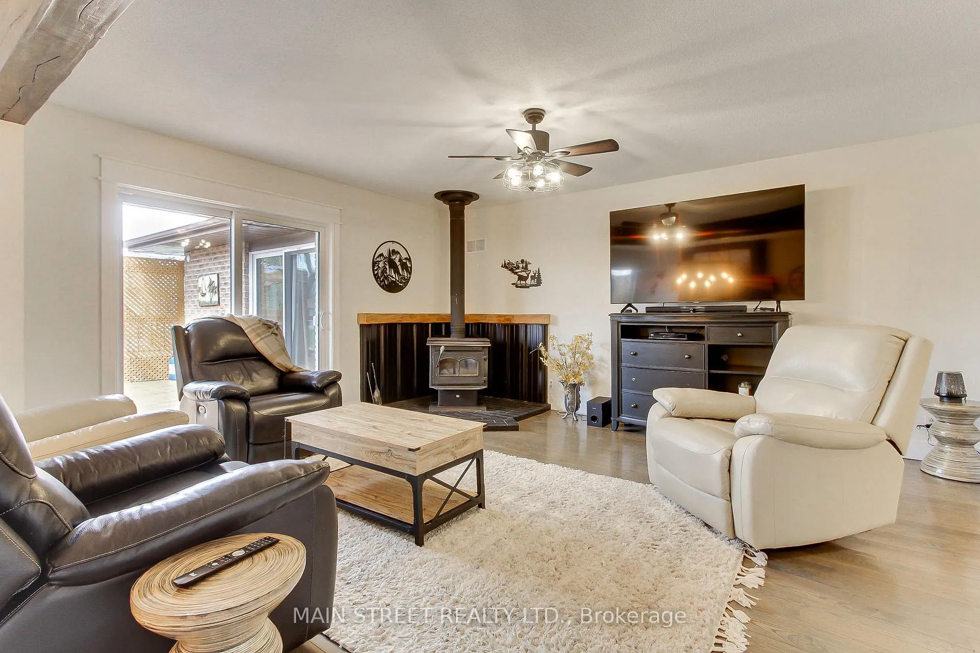 Photo 14 of 24 Maple Grove Road, Kawartha Lakes, Lindsay — HOMEH