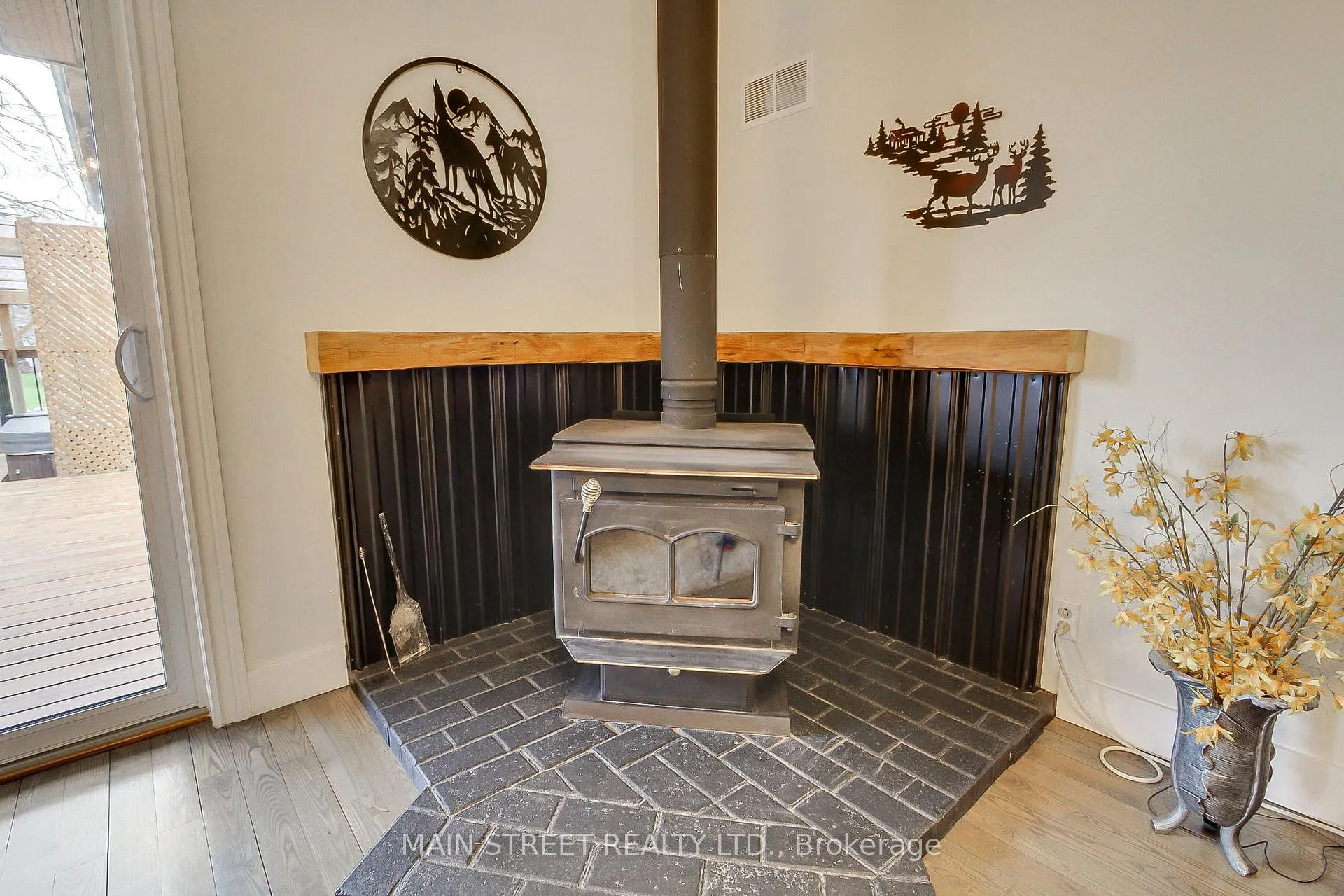 Photo 16 of 24 Maple Grove Road, Kawartha Lakes, Lindsay — HOMEH