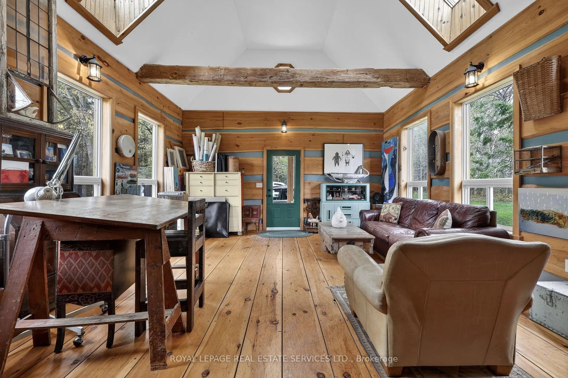 Photo 6 of 1351 Flos Rd 11 E, Springwater, Rural Springwater — HOMEH