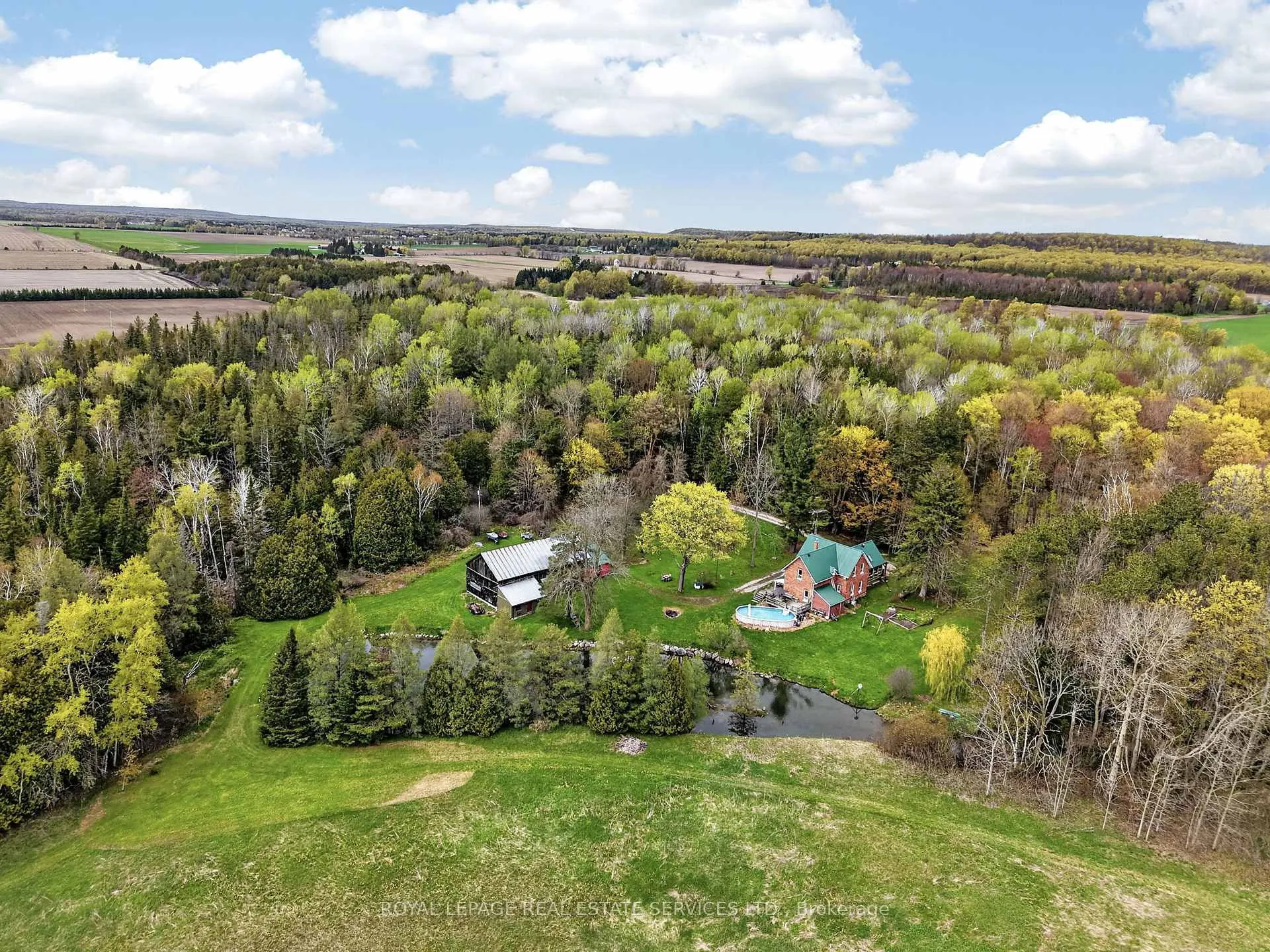 Photo 28 of 1351 Flos Rd 11 E, Springwater, Rural Springwater — HOMEH