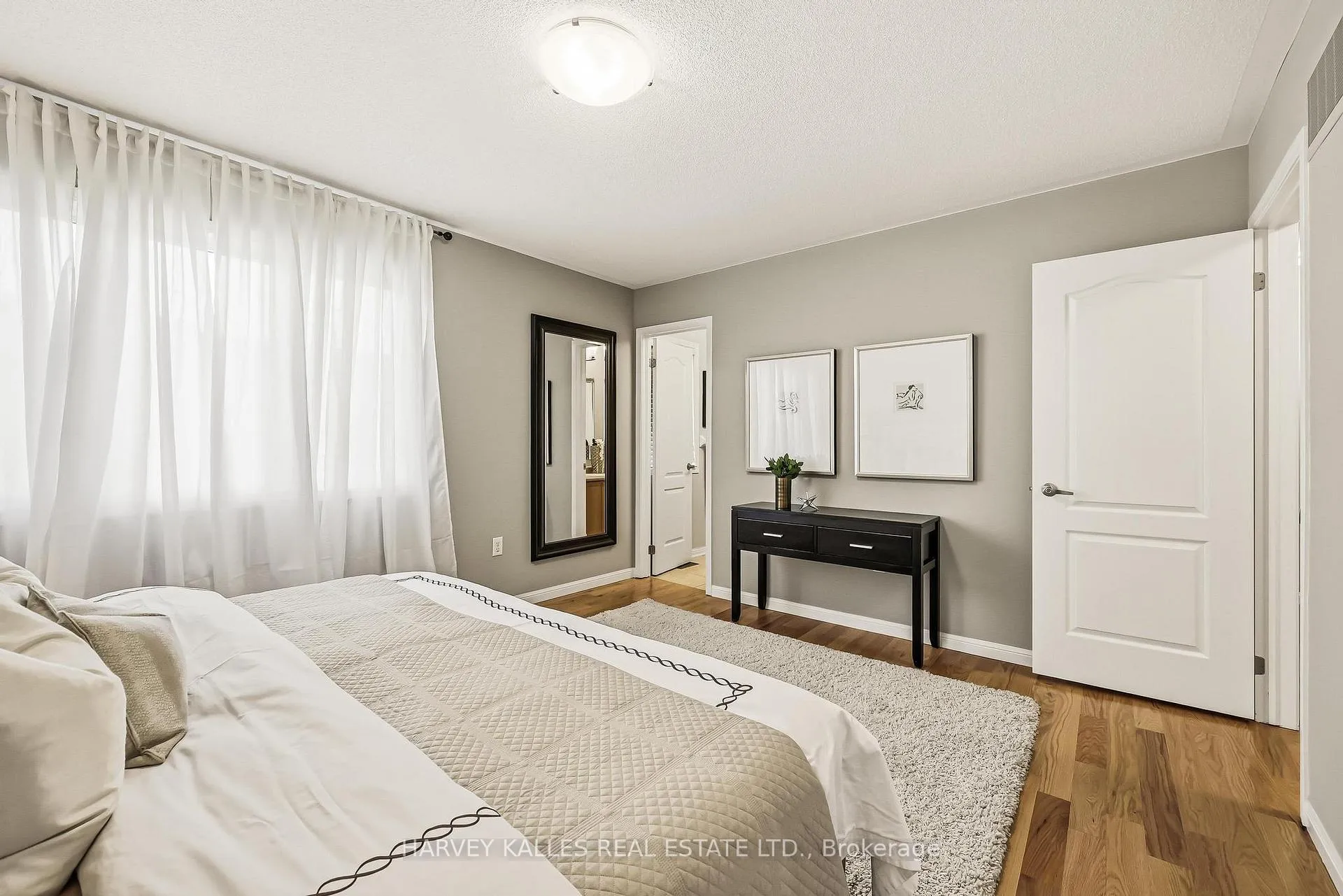 Photo 12 of 10 Dougherty Crescent, Whitchurch-Stouffville, Stouffville — HOMEH