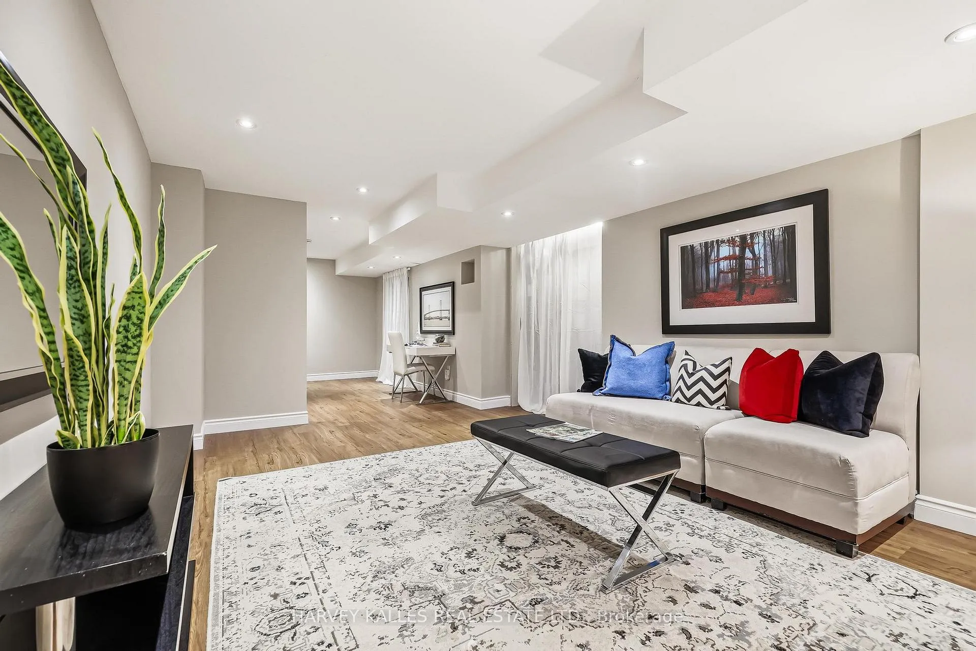 Photo 20 of 10 Dougherty Crescent, Whitchurch-Stouffville, Stouffville — HOMEH