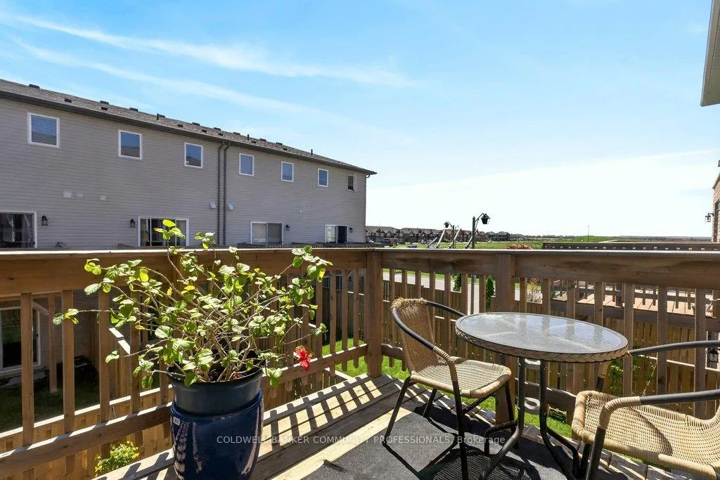 Photo 43 of 54 Aquarius Crescent, Hamilton, Rural Glanbrook — HOMEH