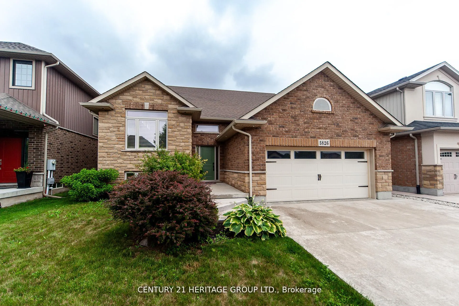 Photo 2 of 5826 Fiddlehead Lane, Niagara Falls, Forestview — HOMEH