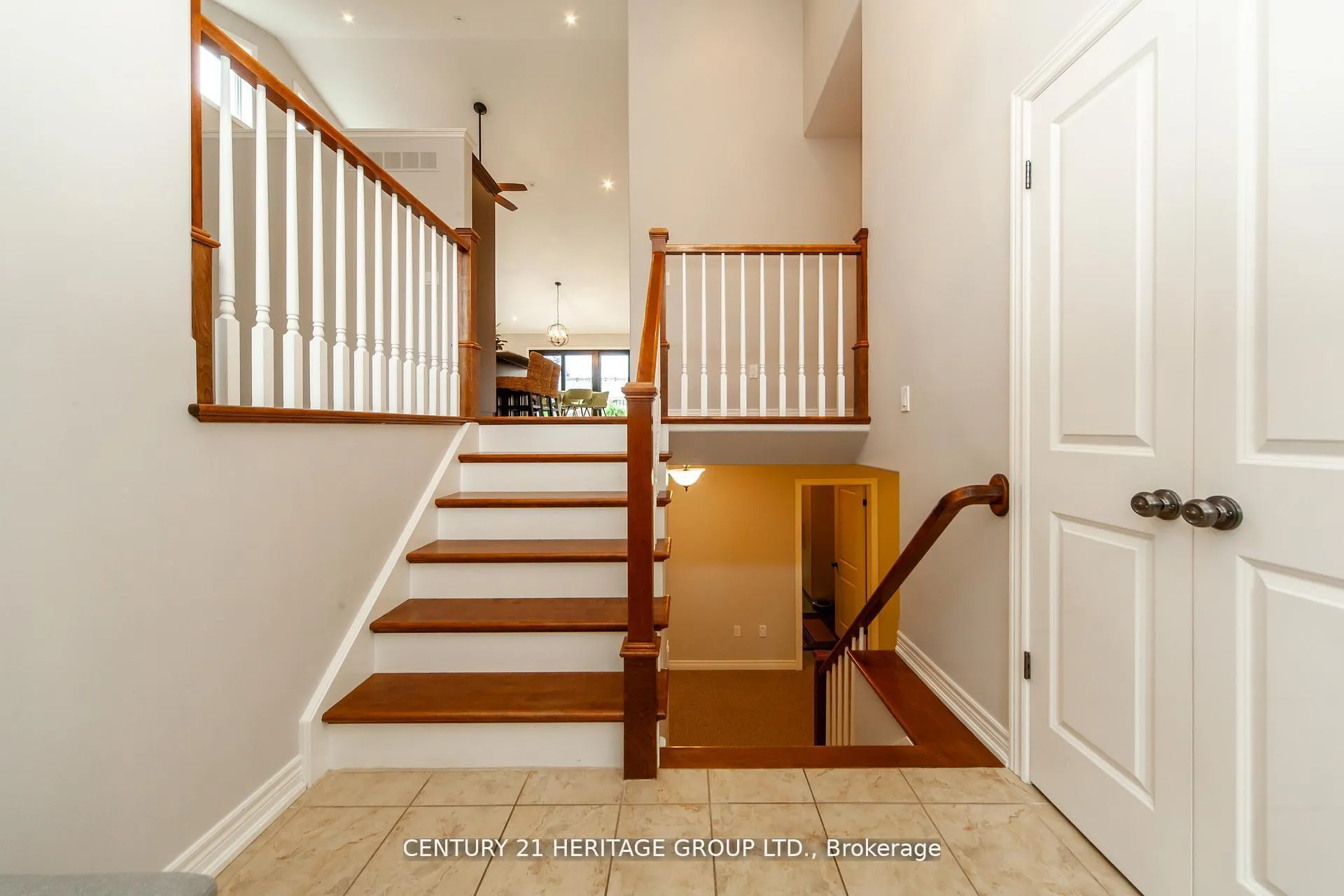 Photo 3 of 5826 Fiddlehead Lane, Niagara Falls, Forestview — HOMEH