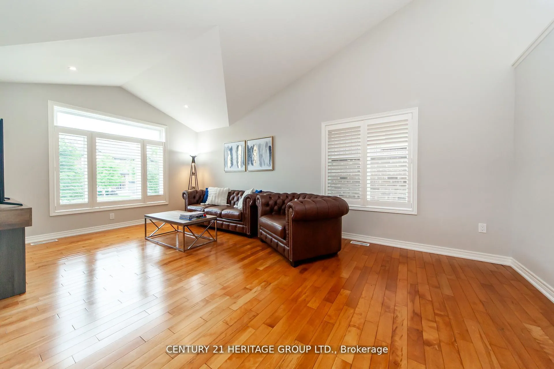 Photo 5 of 5826 Fiddlehead Lane, Niagara Falls, Forestview — HOMEH