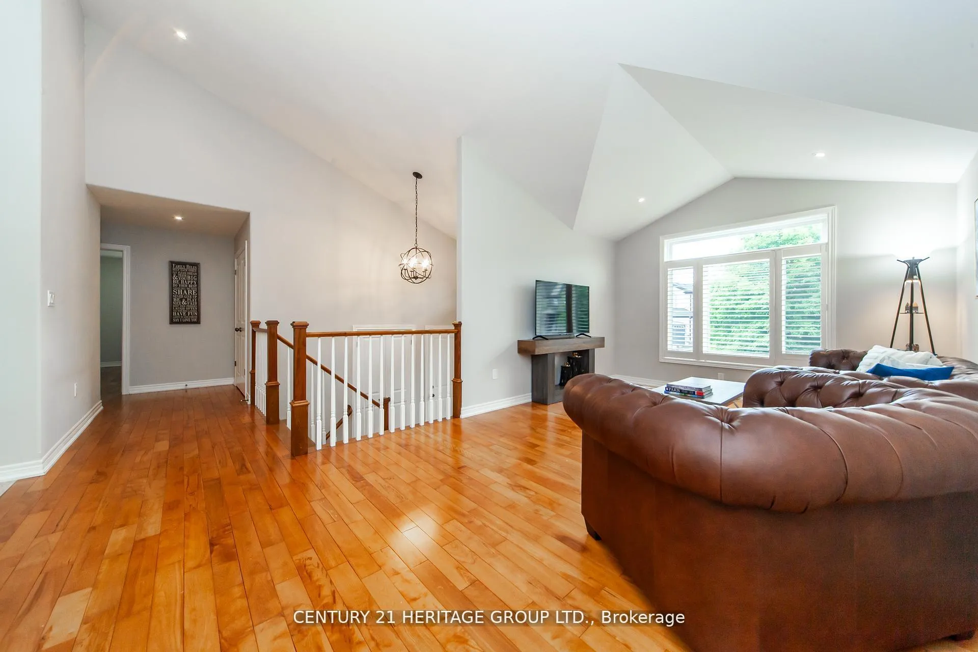 Photo 6 of 5826 Fiddlehead Lane, Niagara Falls, Forestview — HOMEH