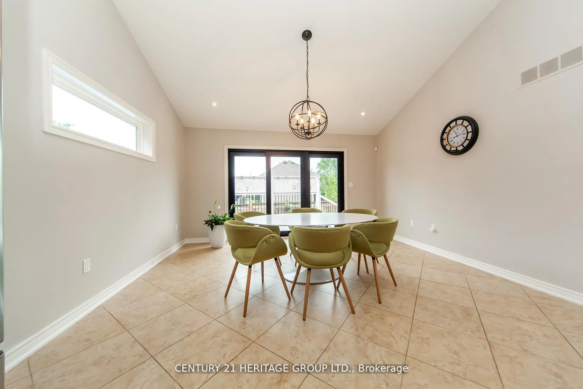 Photo 10 of 5826 Fiddlehead Lane, Niagara Falls, Forestview — HOMEH