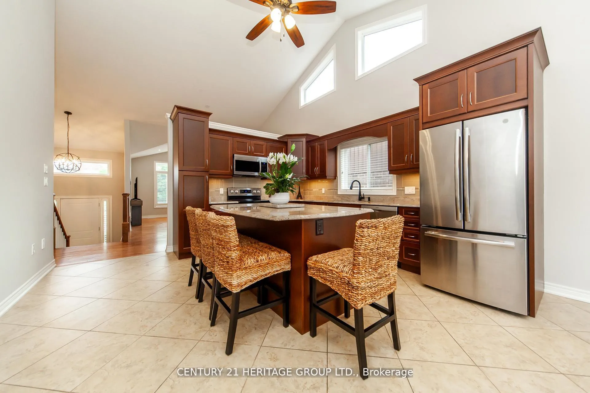 Photo 14 of 5826 Fiddlehead Lane, Niagara Falls, Forestview — HOMEH
