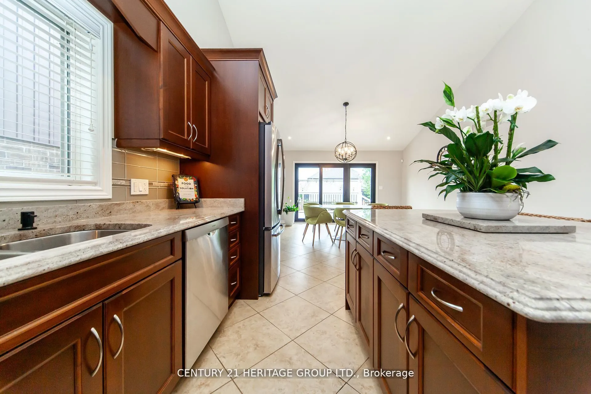 Photo 15 of 5826 Fiddlehead Lane, Niagara Falls, Forestview — HOMEH