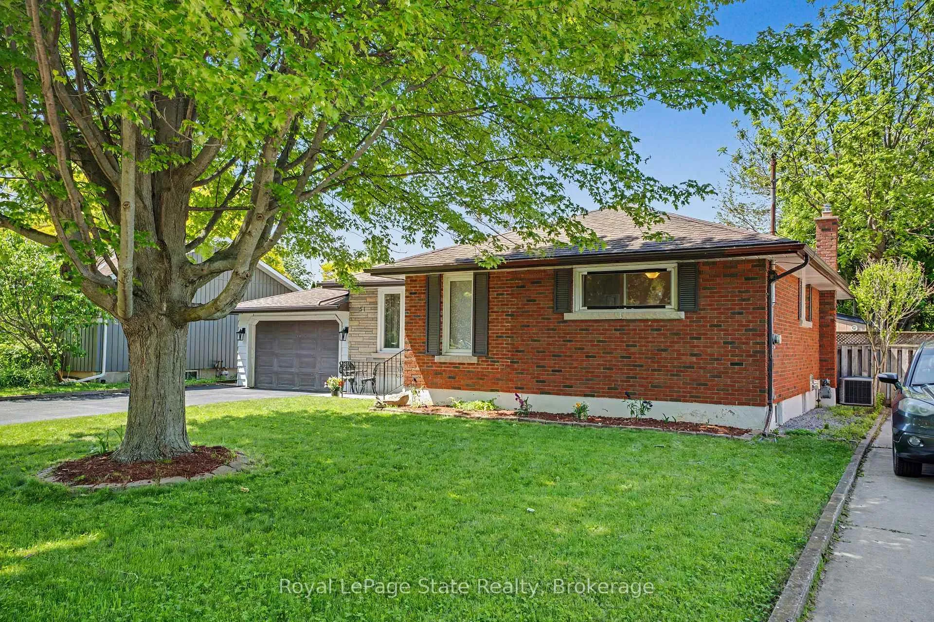 Photo 3 of 51 Parnell Road, St. Catharines, Vine/Linwell — HOMEH