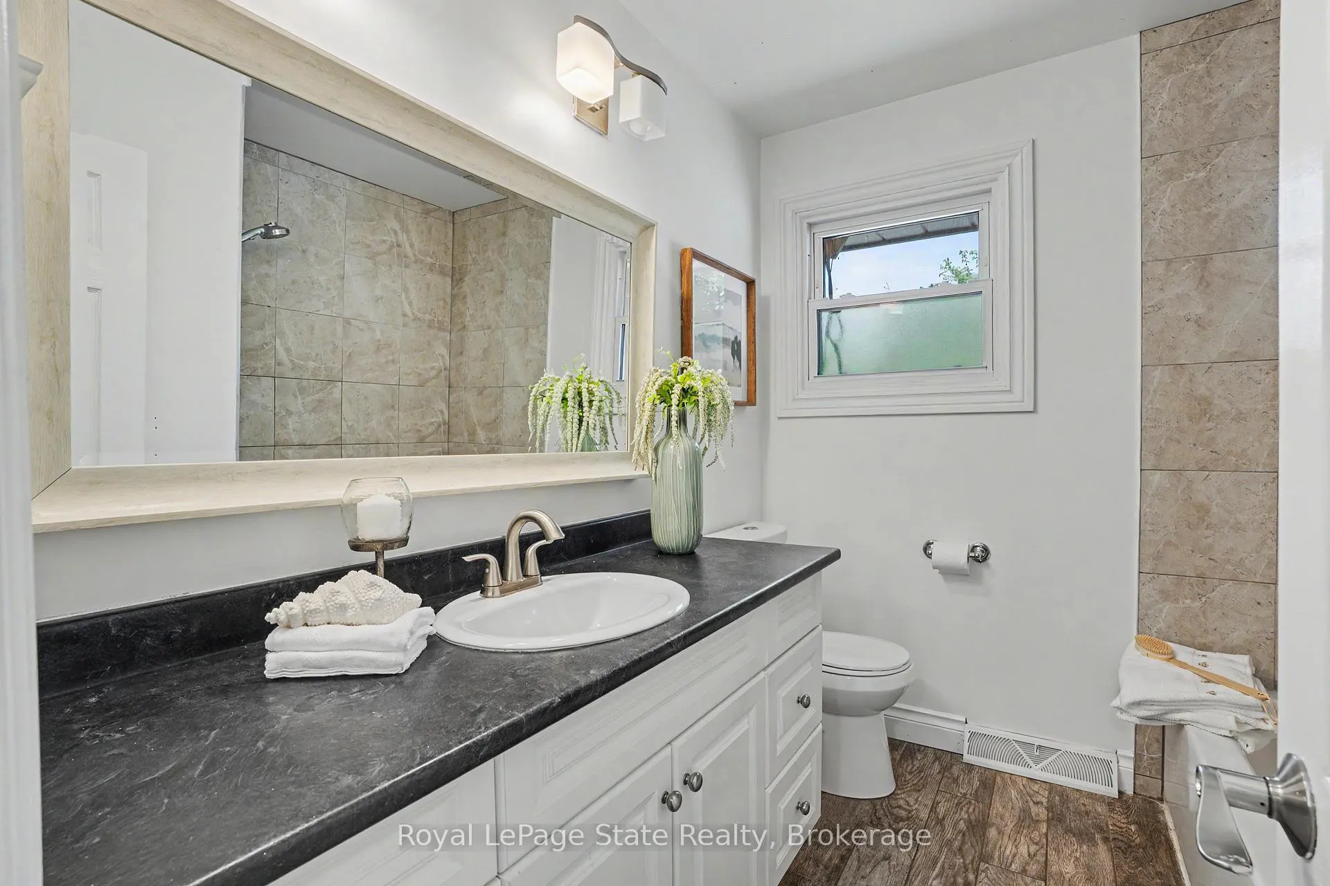 Photo 12 of 51 Parnell Road, St. Catharines, Vine/Linwell — HOMEH