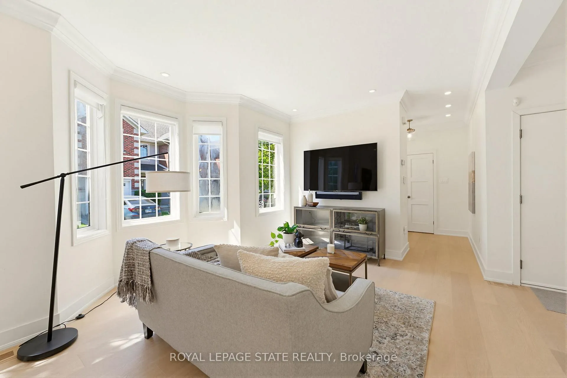 Photo 4 of Unit 13, 81 Valridge Drive, Hamilton, Ancaster — HOMEH