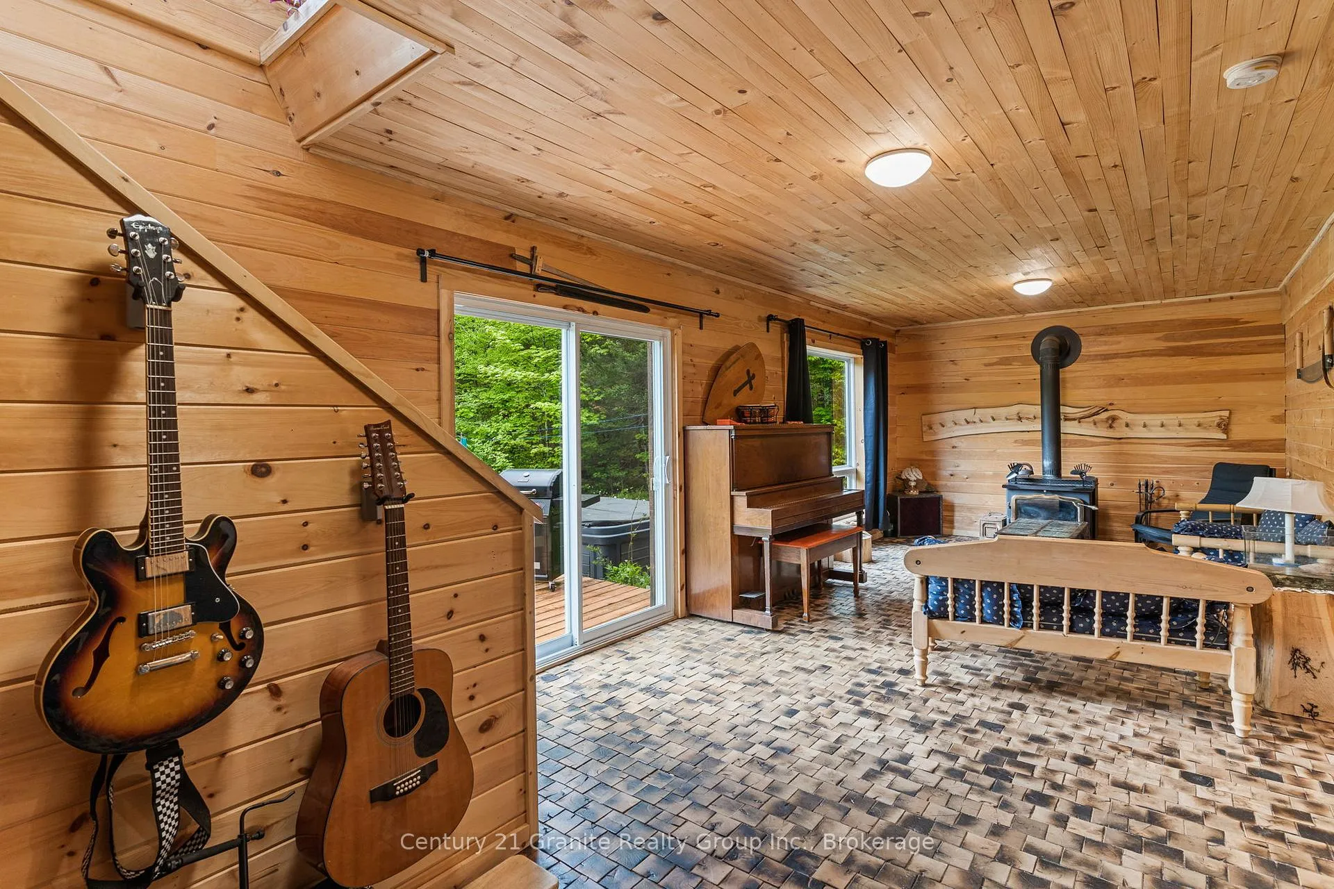 Photo 11 of 18240 Highway 118, Highlands East, Monmouth — HOMEH