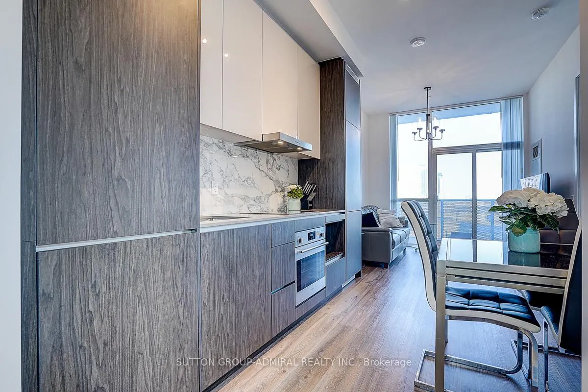 Photo 8 of Unit 612, 28 Interchange Way, Vaughan, Vaughan Corporate Centre — HOMEH