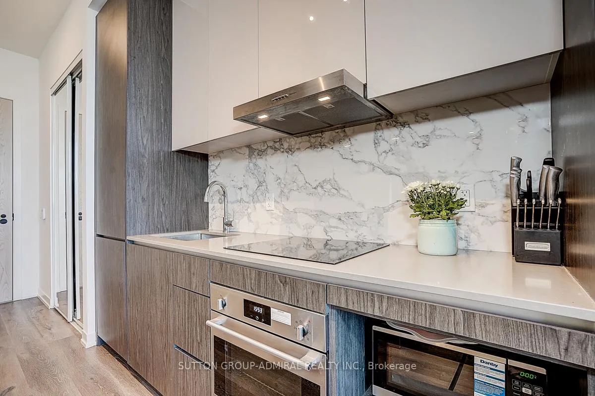 Photo 11 of Unit 612, 28 Interchange Way, Vaughan, Vaughan Corporate Centre — HOMEH