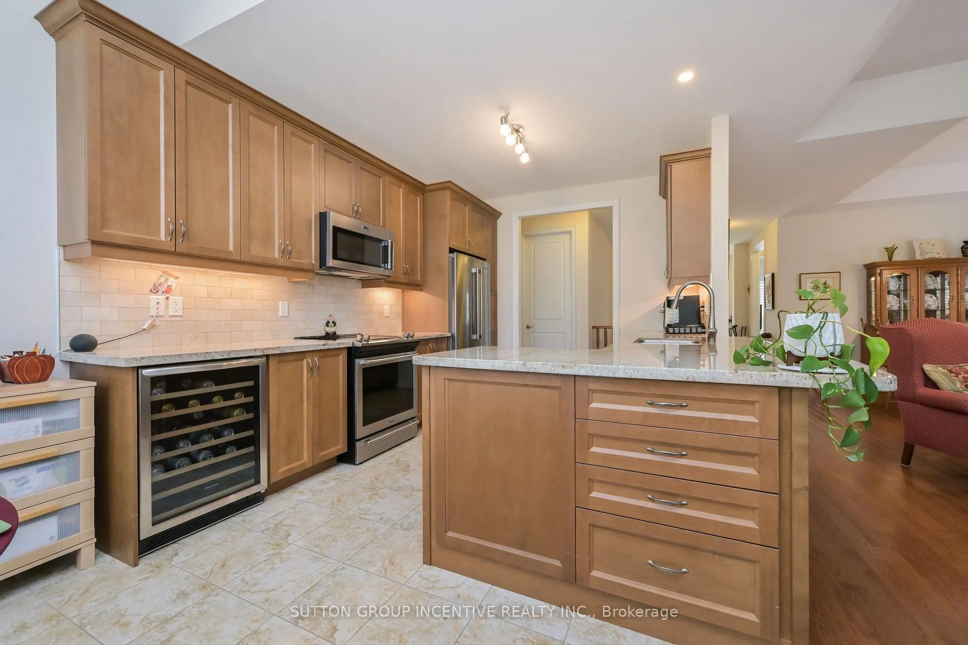 Photo 10 of 110 Ridge Way, New Tecumseth, Rural New Tecumseth — HOMEH