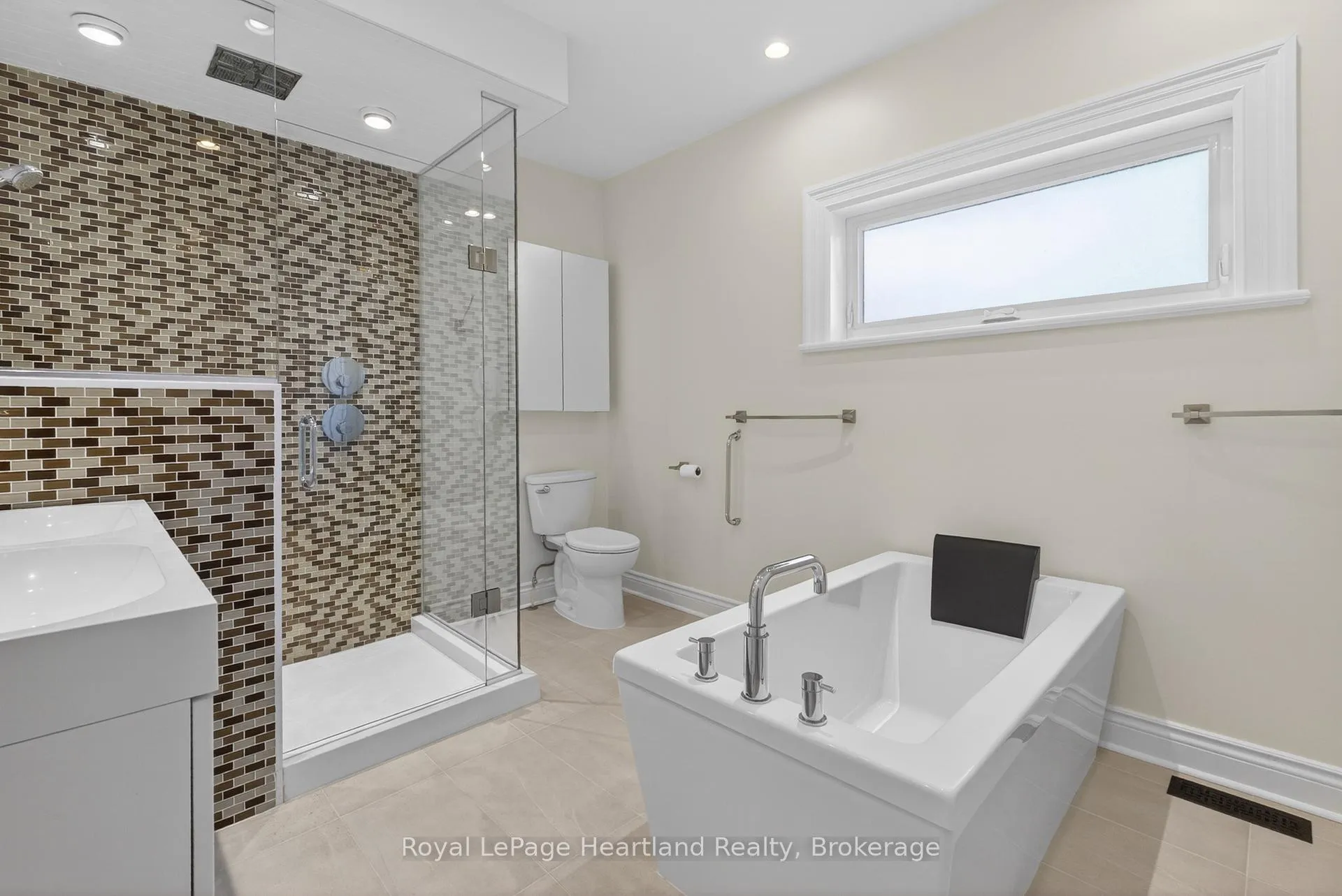 Photo 5 of 126 St David Street, Goderich, Goderich (Town) — HOMEH