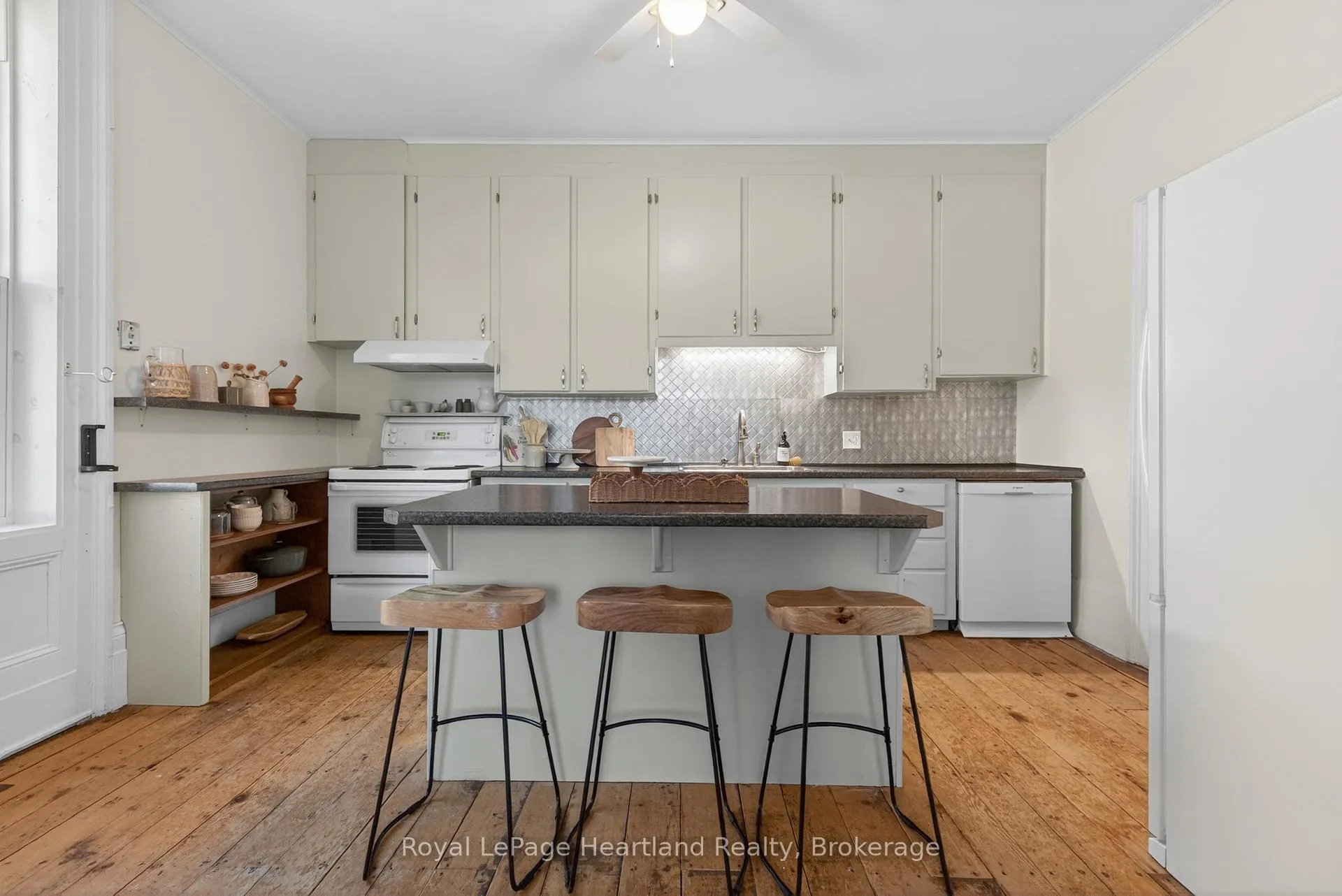 Photo 13 of 126 St David Street, Goderich, Goderich (Town) — HOMEH