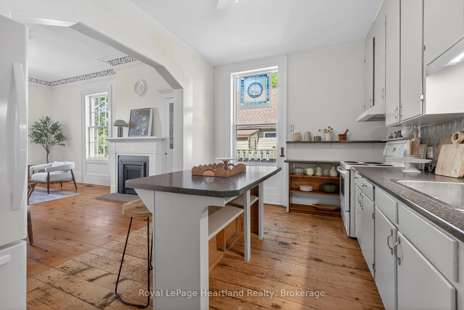 Photo 15 of 126 St David Street, Goderich, Goderich (Town) — HOMEH
