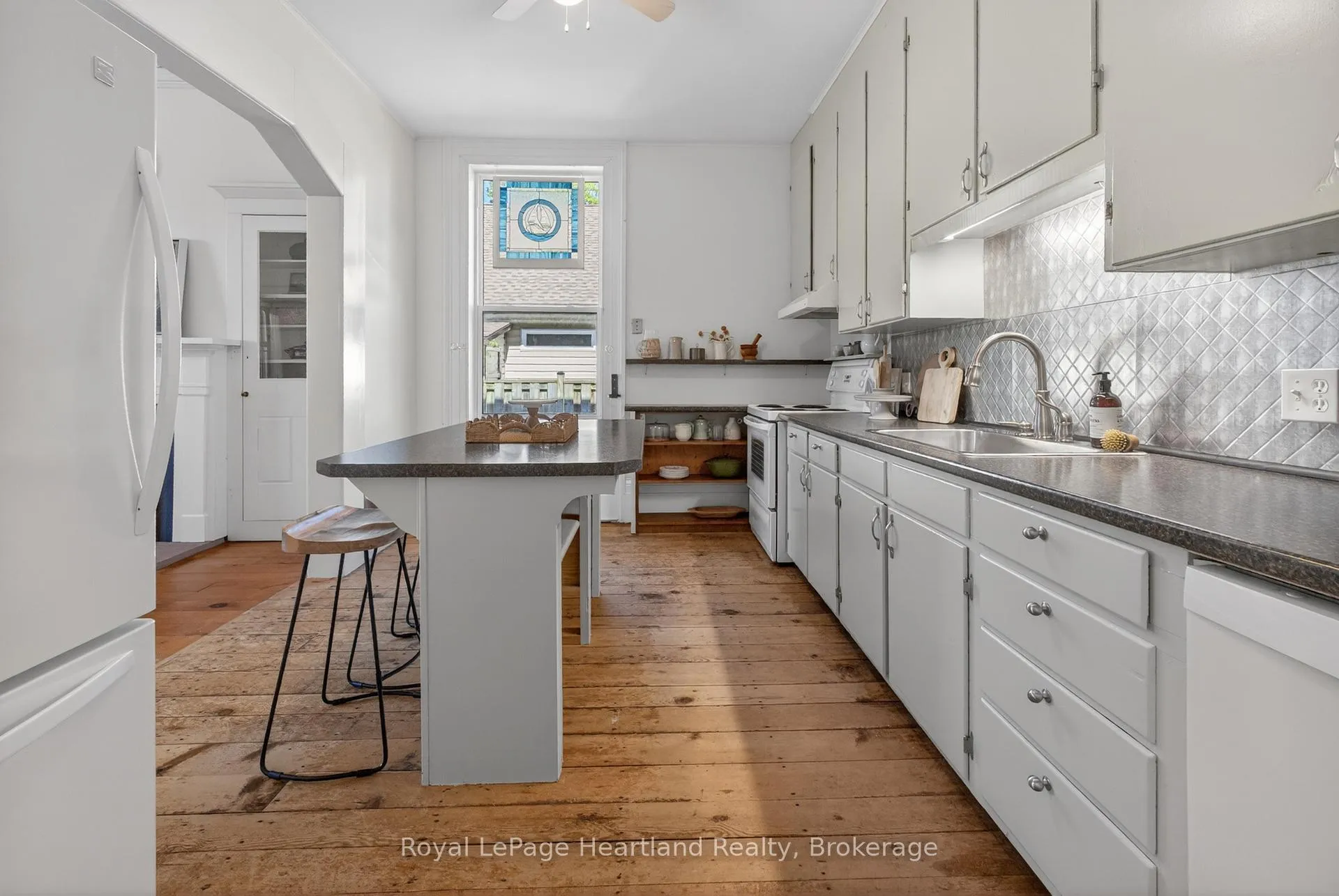 Photo 16 of 126 St David Street, Goderich, Goderich (Town) — HOMEH