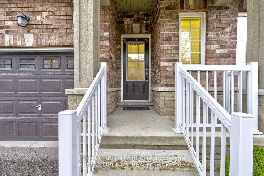 Photo 4 of Unit 3, 21 Madonna Drive, Hamilton, Carpenter — HOMEH