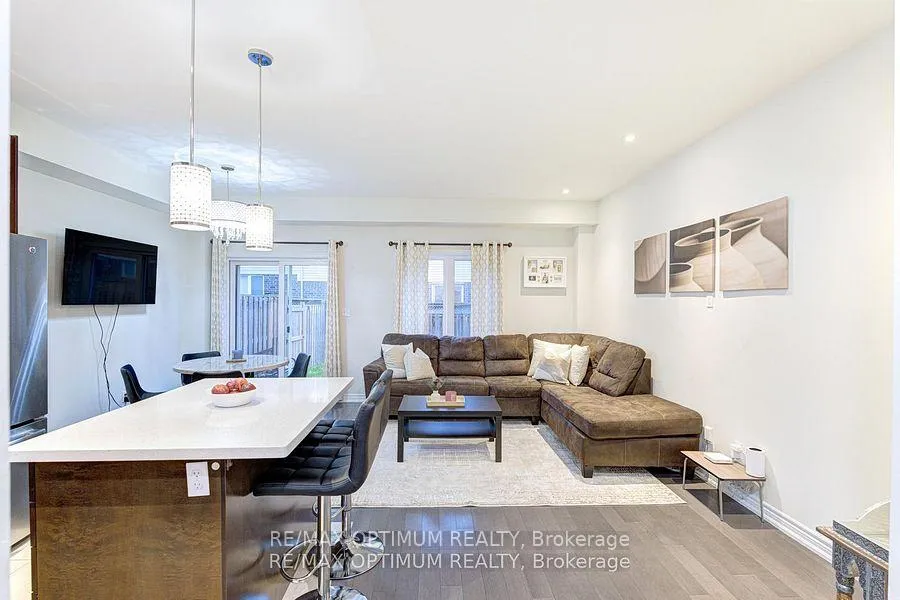 Photo 8 of Unit 3, 21 Madonna Drive, Hamilton, Carpenter — HOMEH
