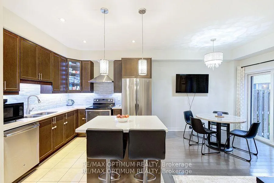 Photo 9 of Unit 3, 21 Madonna Drive, Hamilton, Carpenter — HOMEH