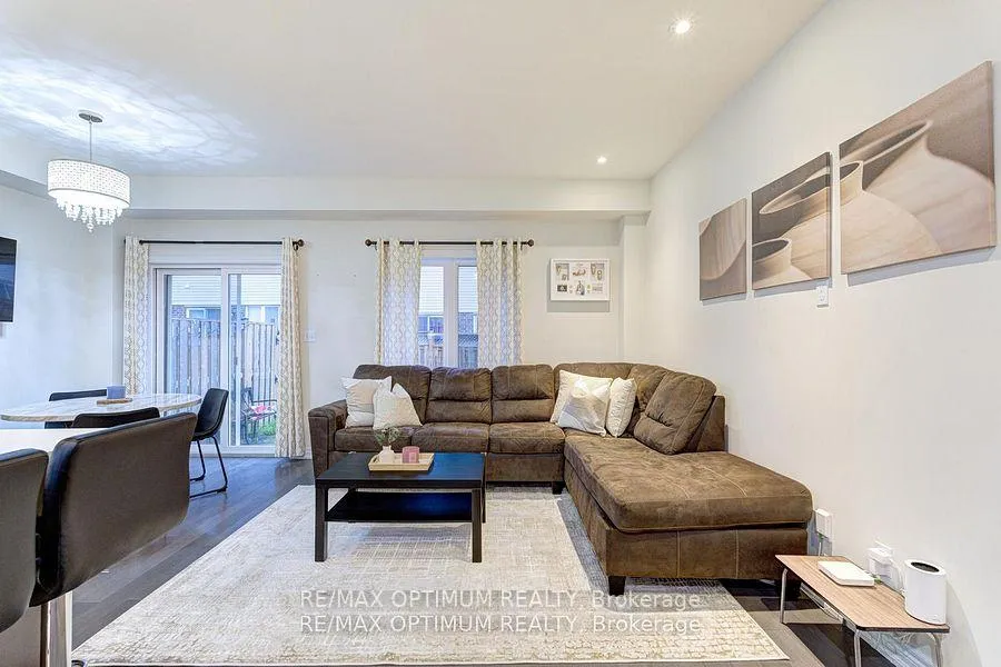 Photo 16 of Unit 3, 21 Madonna Drive, Hamilton, Carpenter — HOMEH