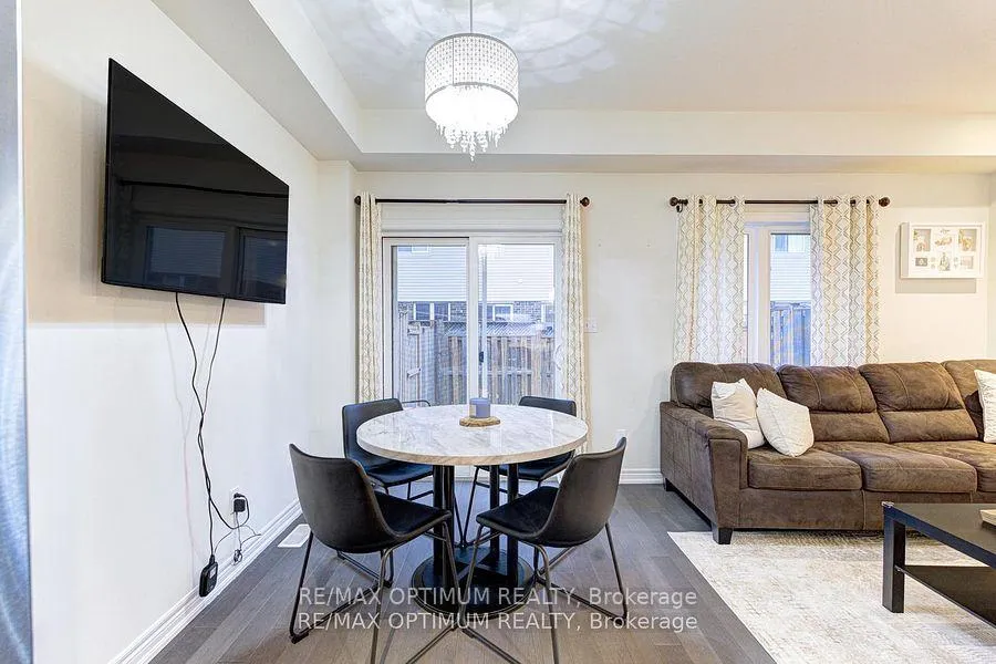Photo 19 of Unit 3, 21 Madonna Drive, Hamilton, Carpenter — HOMEH