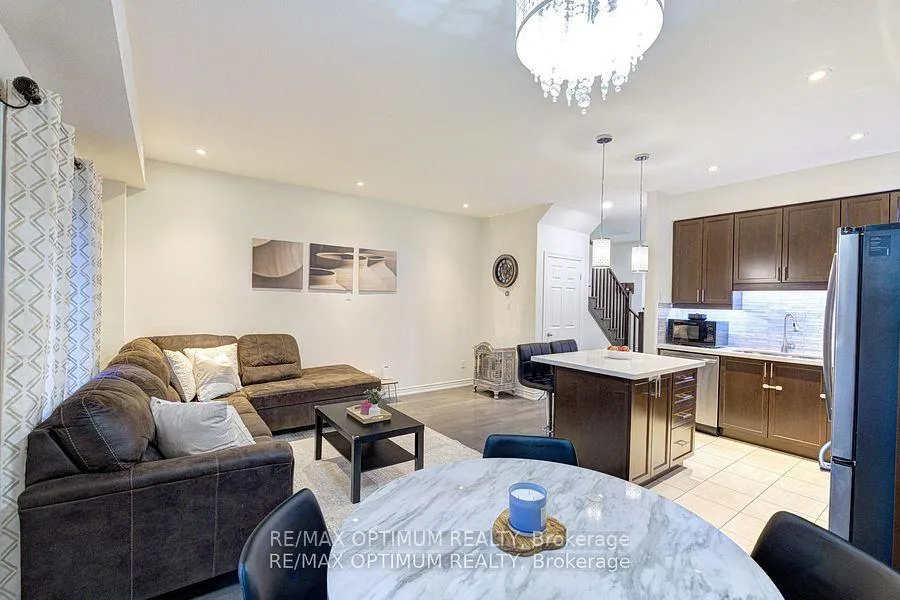 Photo 21 of Unit 3, 21 Madonna Drive, Hamilton, Carpenter — HOMEH