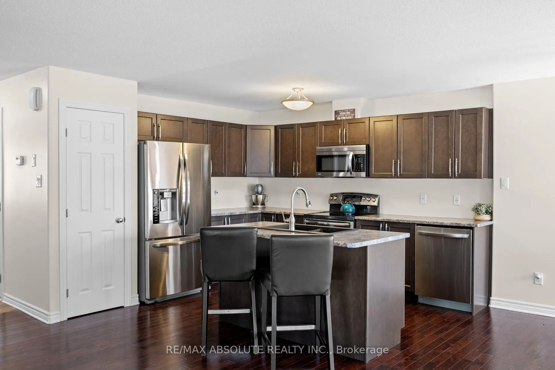 Photo 6 of 17 Allan Bond Court, Arnprior — HOMEH