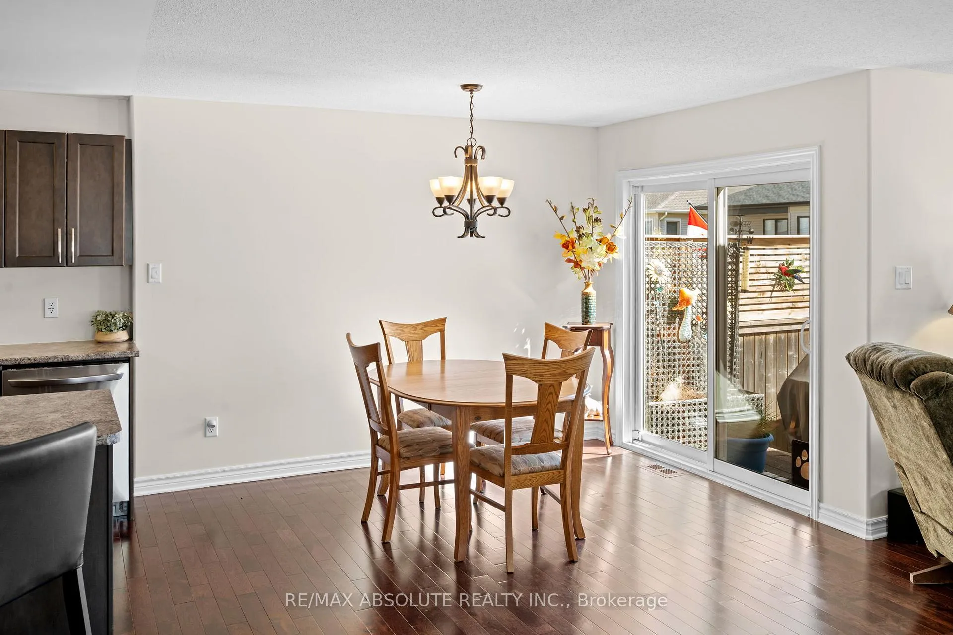 Photo 7 of 17 Allan Bond Court, Arnprior — HOMEH