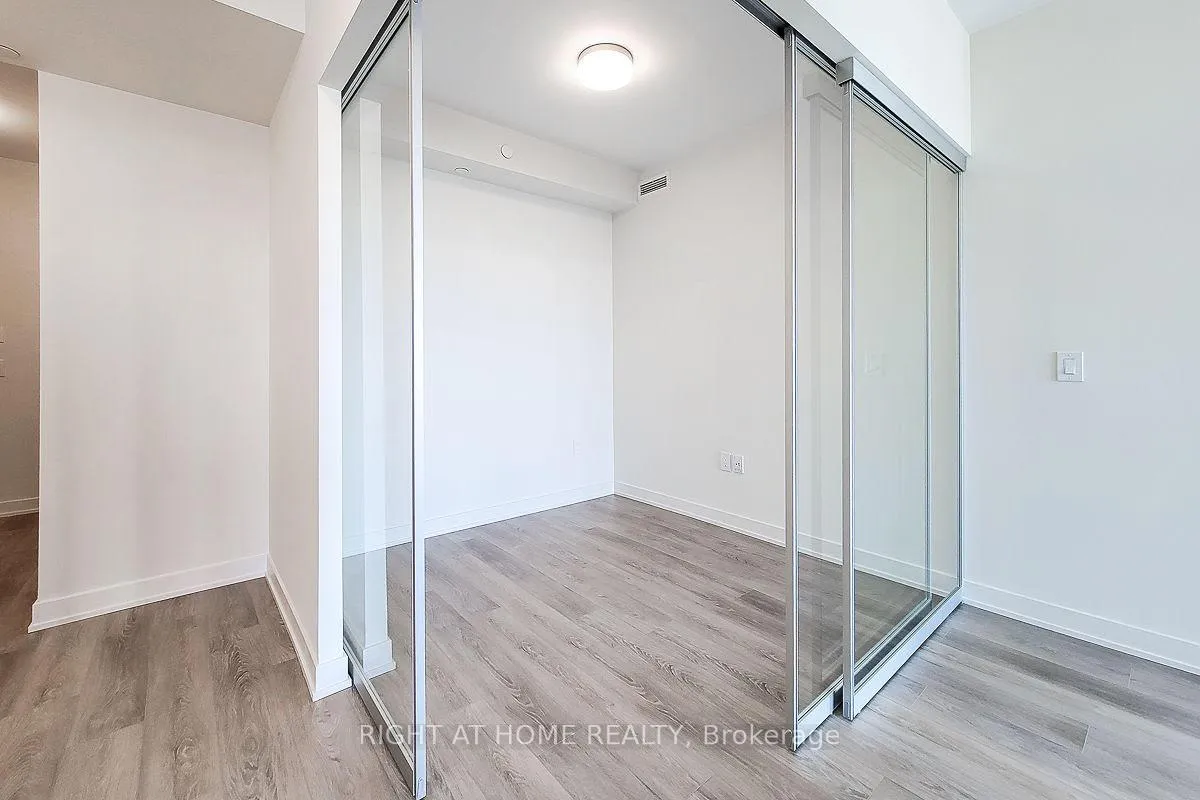 Photo 5 of Unit 817, 212 King William Street, Hamilton, Beasley — HOMEH